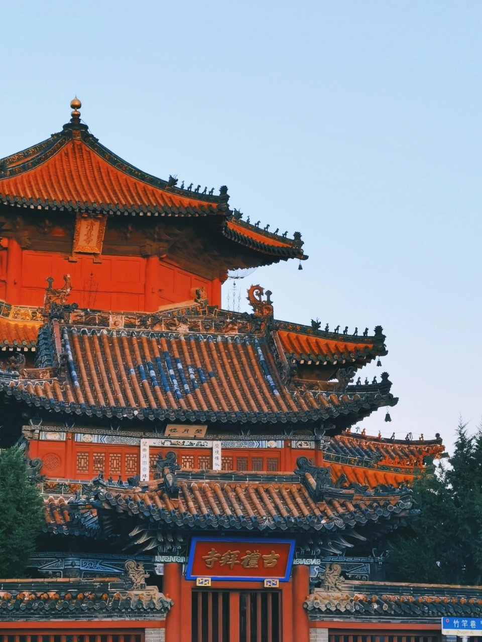 济宁东大寺 济宁市区的东大寺亦称顺河东大寺,位于济宁市中区的东南部