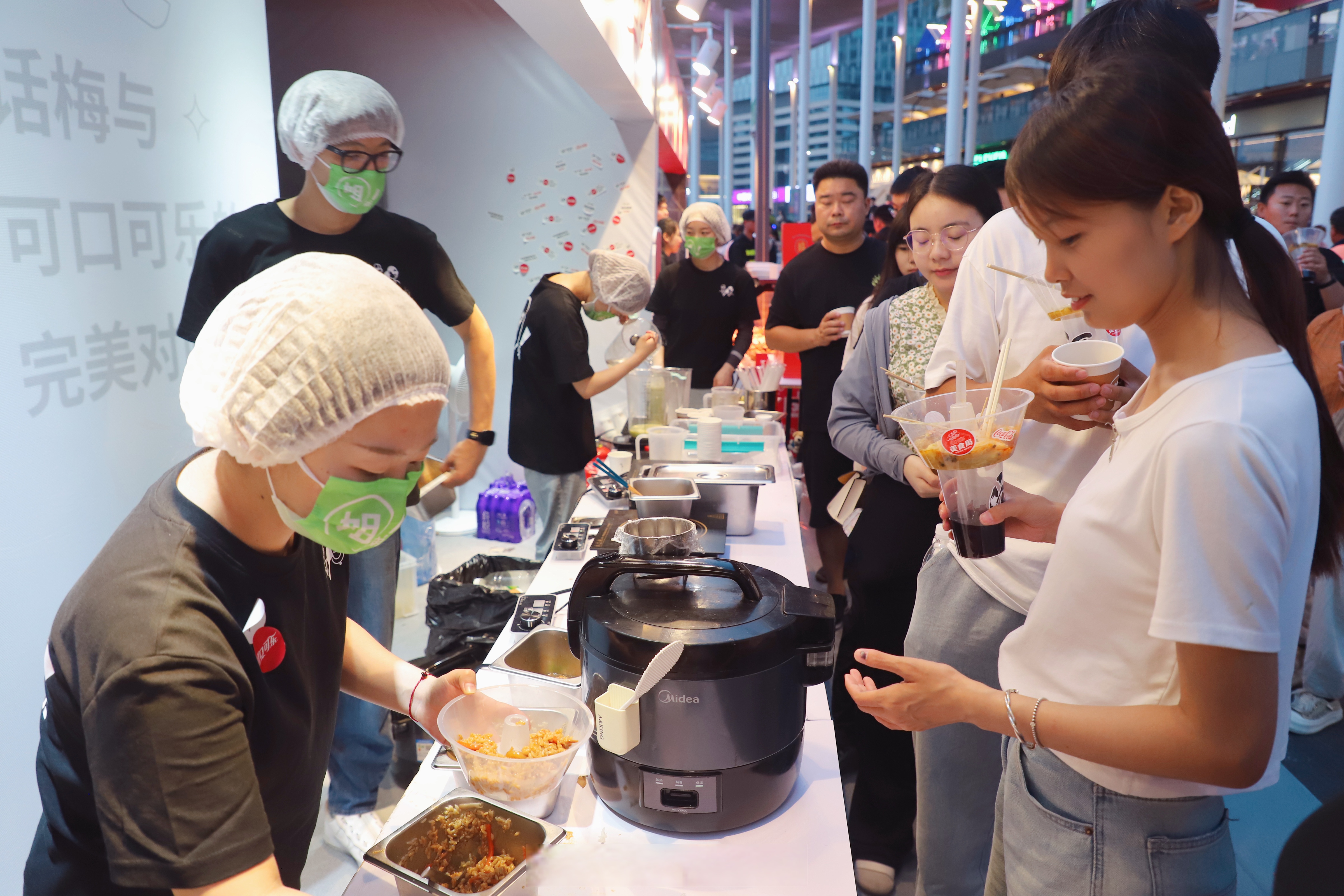 大河财立方记者获悉,姐弟俩土豆粉,邓记叫花鸡,沙朗阿甘,杨掌柜辣椒炒