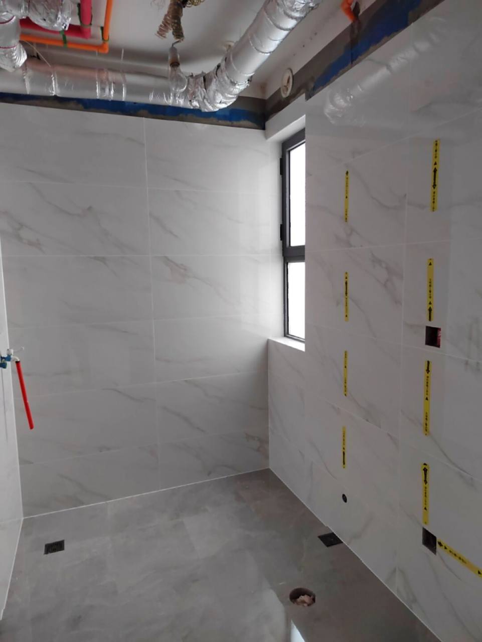 效果来了,白色瓷砖选择什么颜色的美缝?