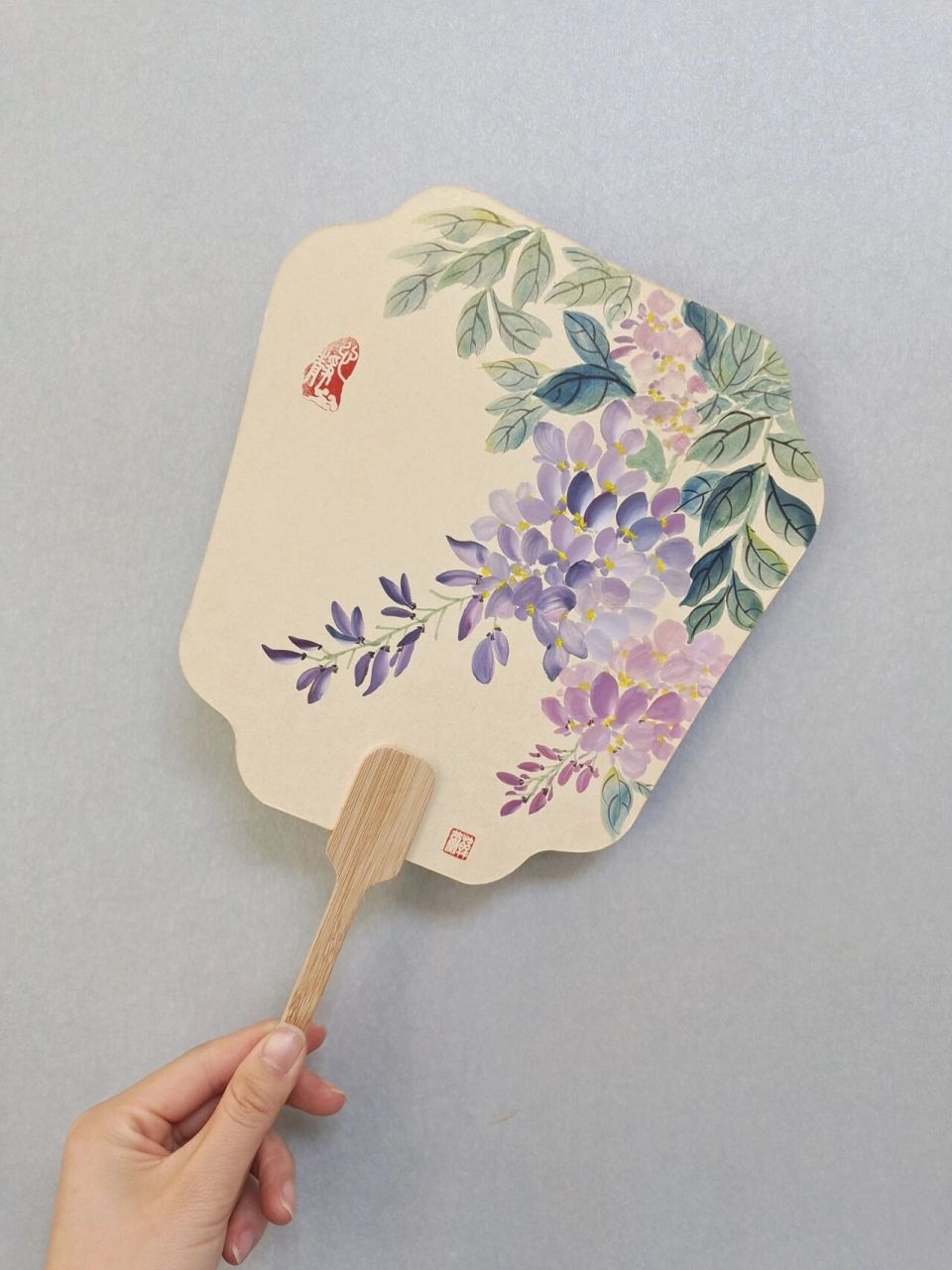 纯手绘国画团扇,看看有你喜欢的吗?