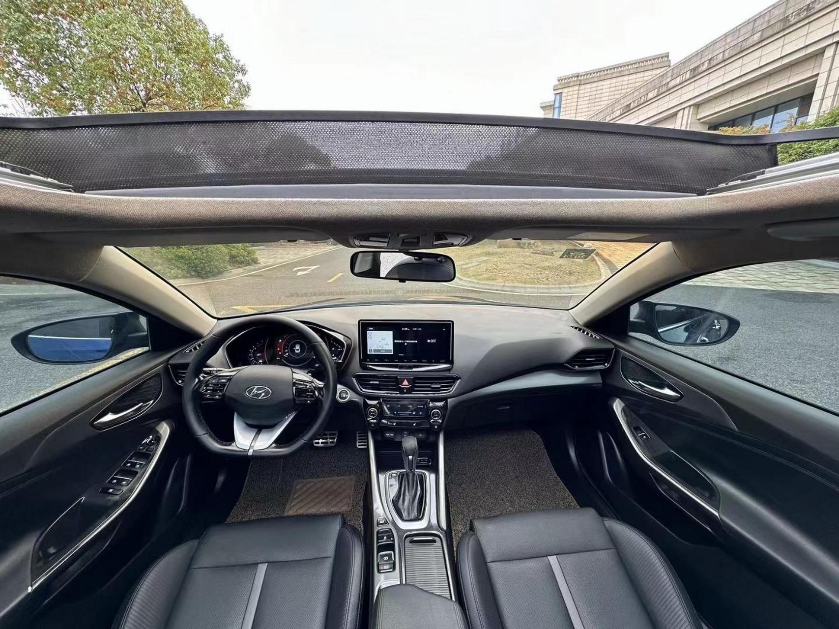 新到19年现代菲斯塔 安全行驶8w公里 原版车况 内饰超新 液晶仪表 启