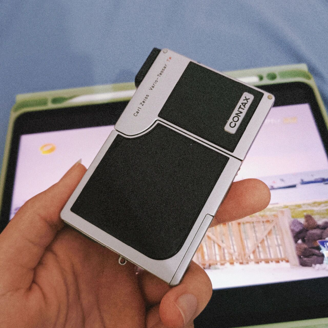 《向往6》子枫同款ccd contax sl300rt* 再q一下这台康泰时～ 前几天