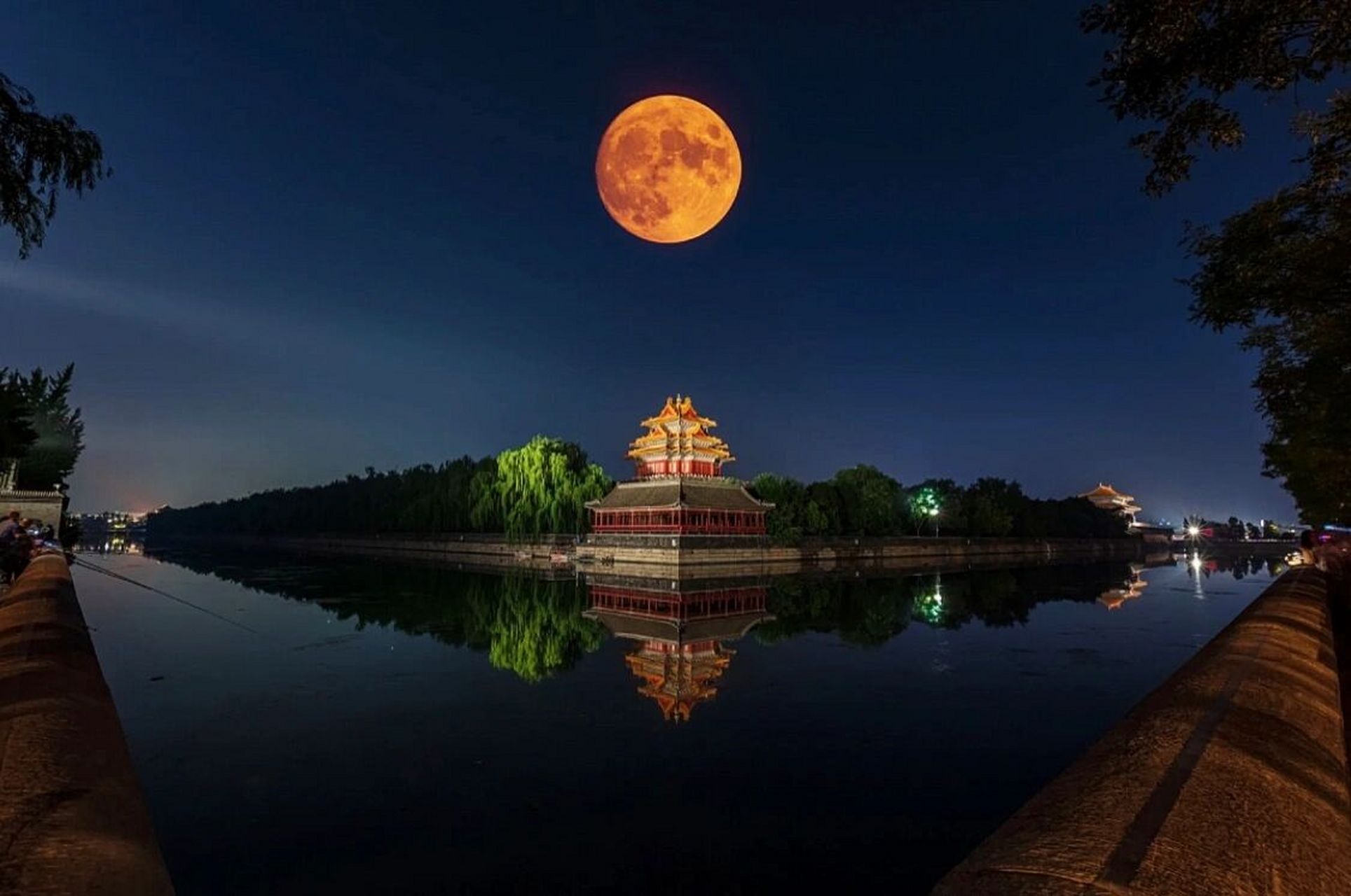 北京今晚月亮图片图片