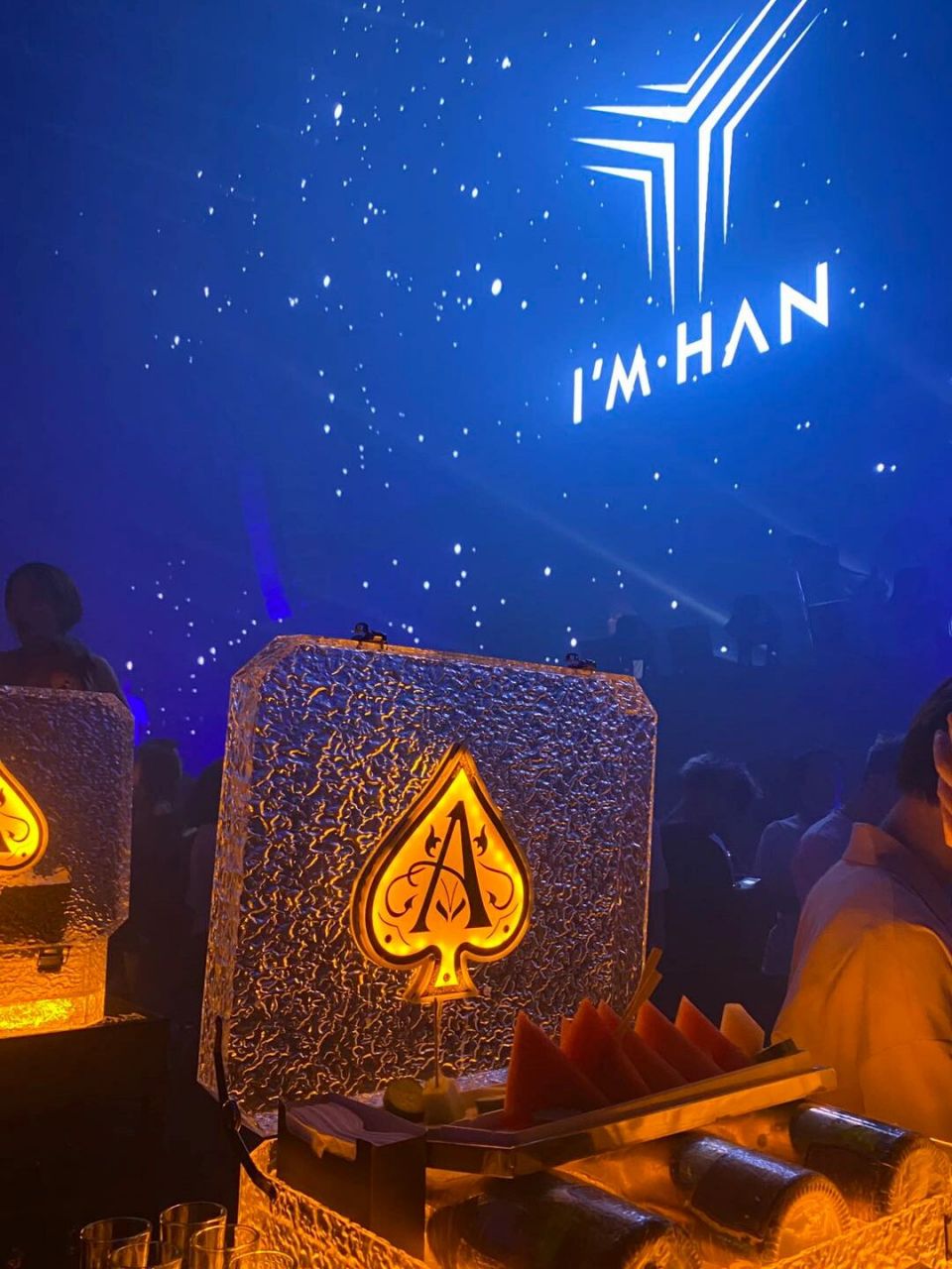 我在武汉最爱的酒吧99氛围超好的imhan 夜深了江城潮咖最爱去哪里