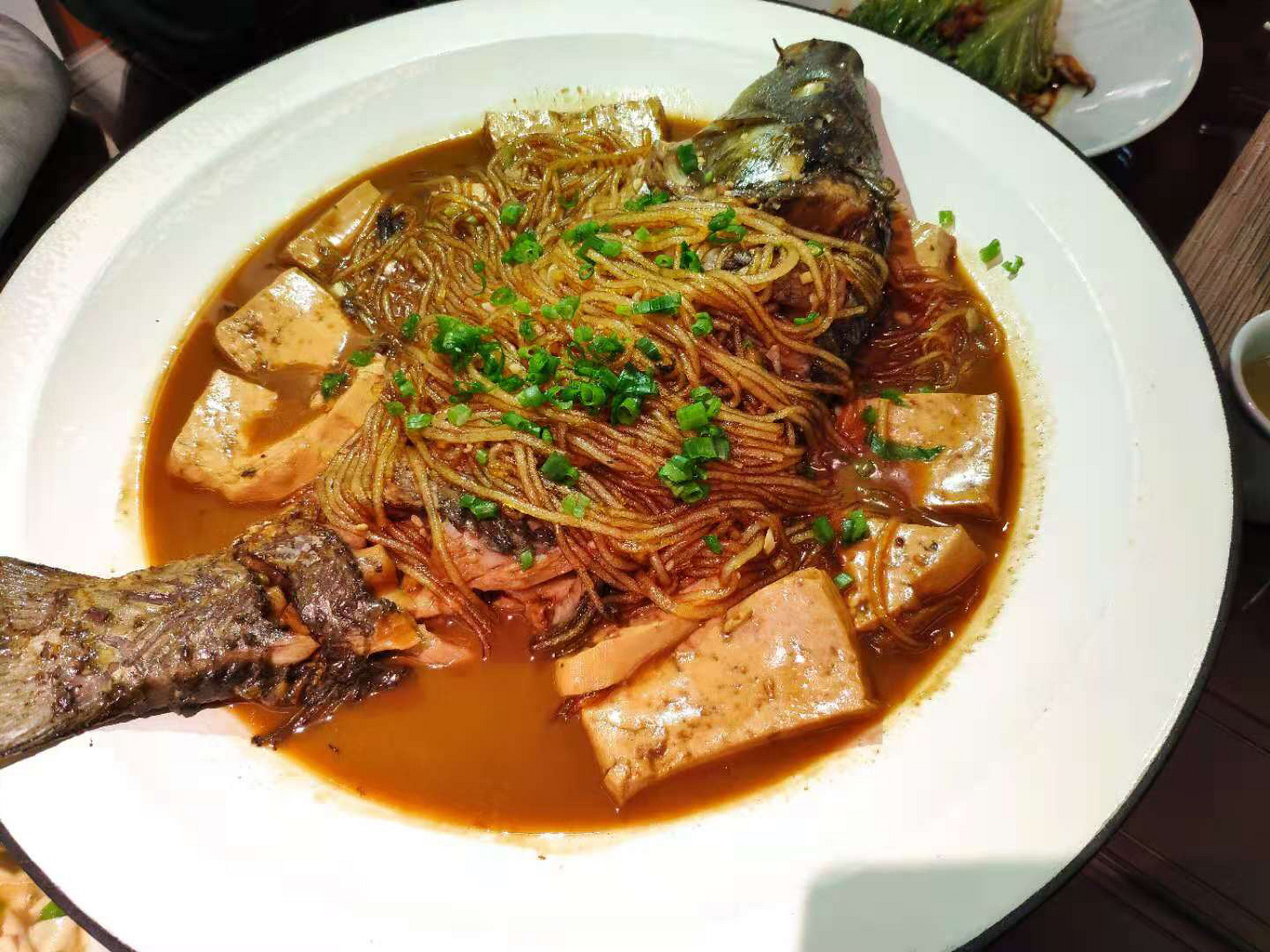 北京探店|特色炖鱼得莫利豆粉鱼 冬季老在电视上看到东北打鱼的盛况