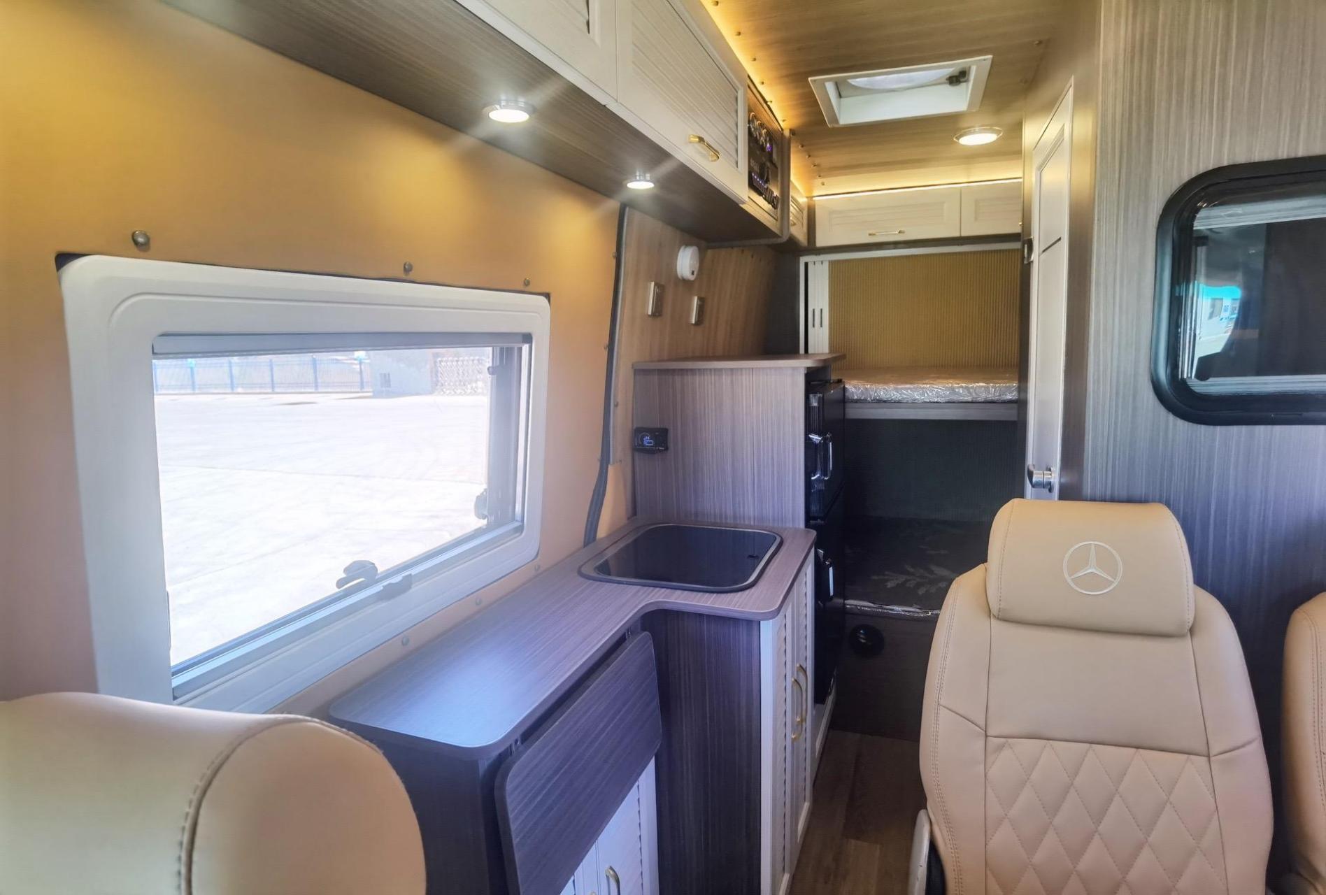 2014年10月奔驰凌特房车 2.