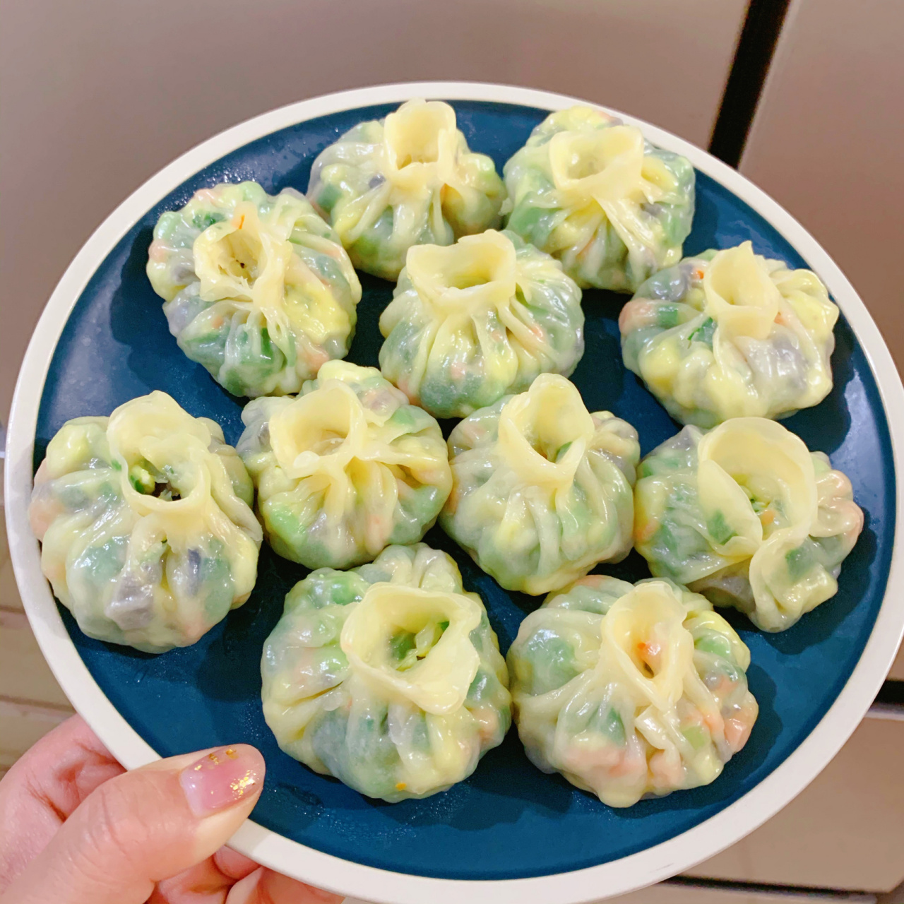 6分钟早餐,三鲜水晶包子 三鲜水晶包子91做法很简单,把韭菜虾仁木耳