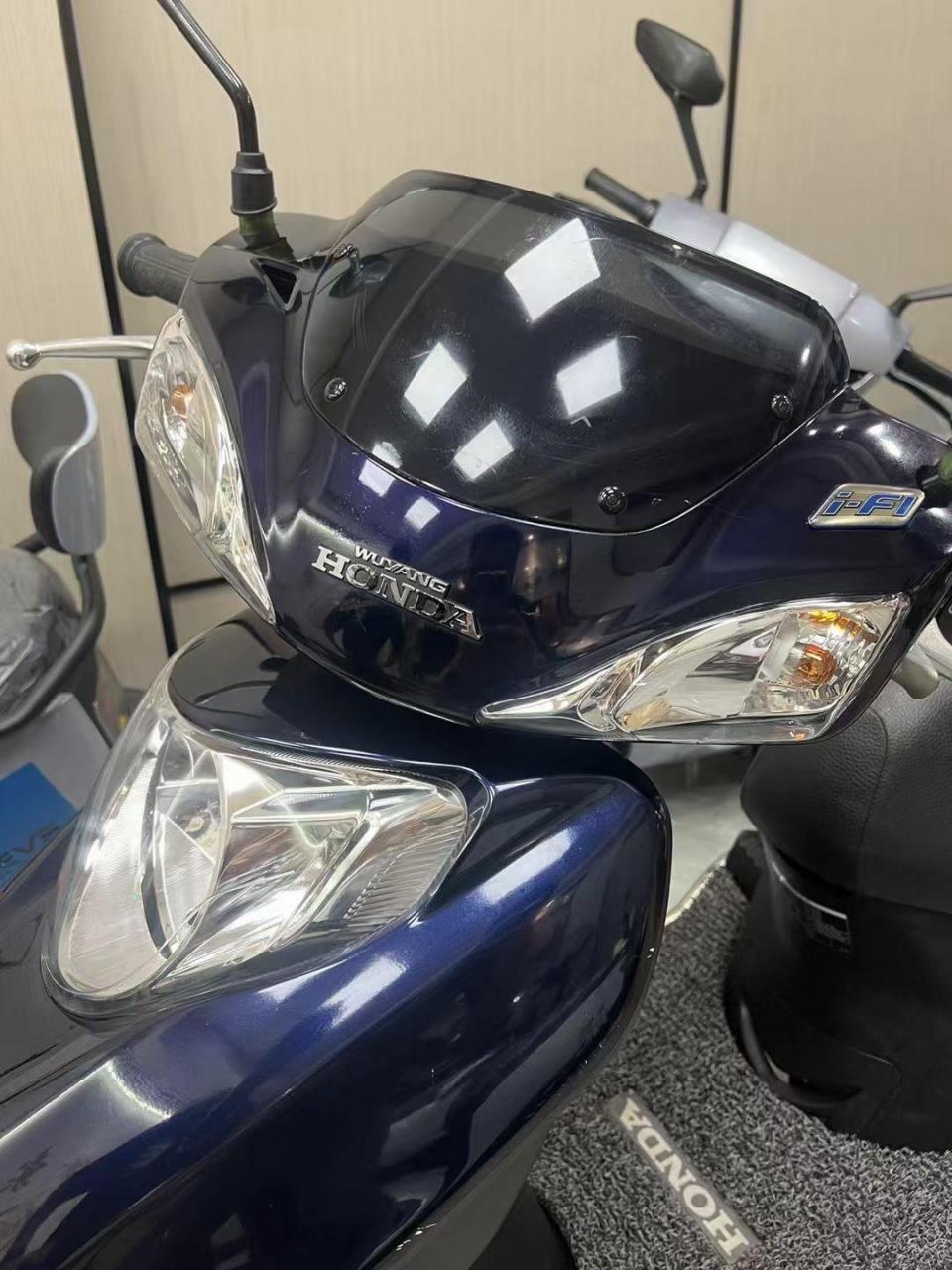 抵押到期高端五羊本田国四电喷喜悦110机,高配版前碟刹,蓝表,全铝合金