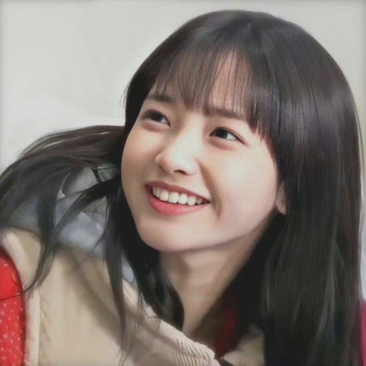 河妍秀  好乖巧的妹宝.