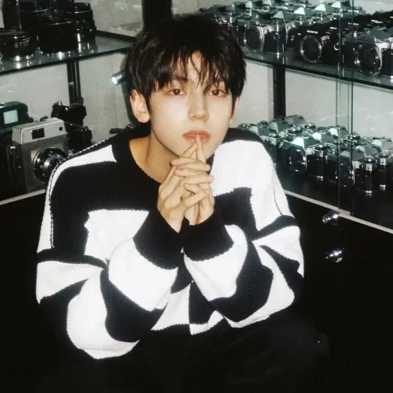 那些很哇塞的男生头像 高级质感男头