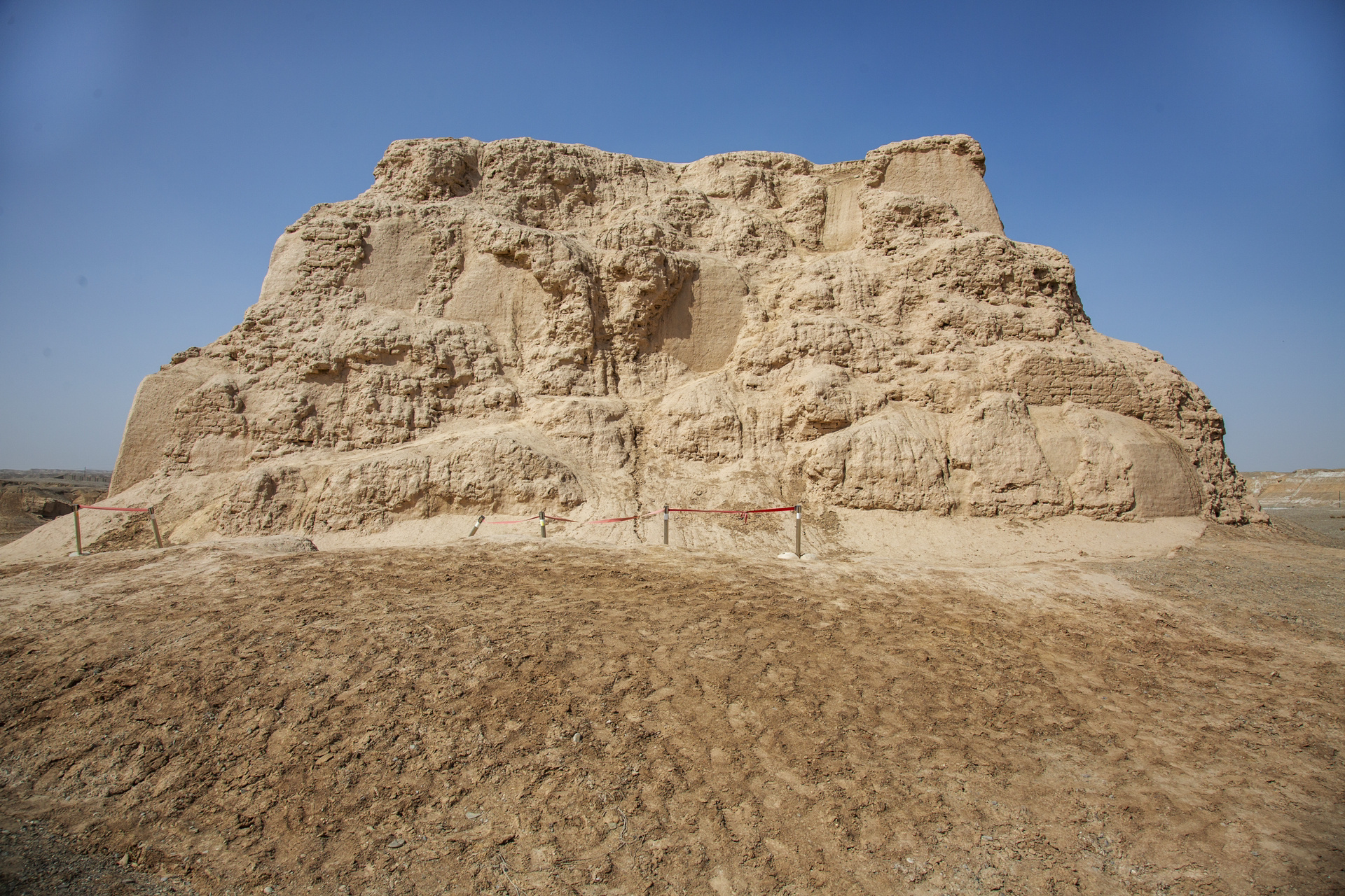 新疆喀什 莫尔寺遗址 莫尔佛塔(寺庙532) 莫尔佛塔位于阿图什市区东北