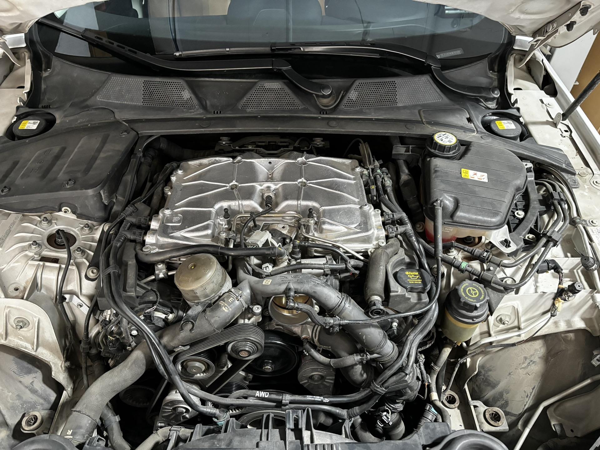 捷豹xj 3.0t机械增压 维修漏水