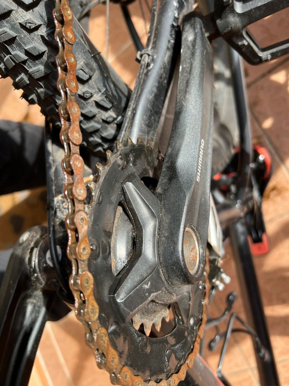 自行车链条长锈怎么办 自己在bunnings买的除锈剂,搞了1小时,从图二