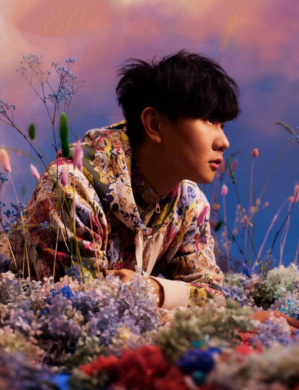 林俊杰出道20周年的杂志写真 首先从《编号89757》开始的创作很前卫很