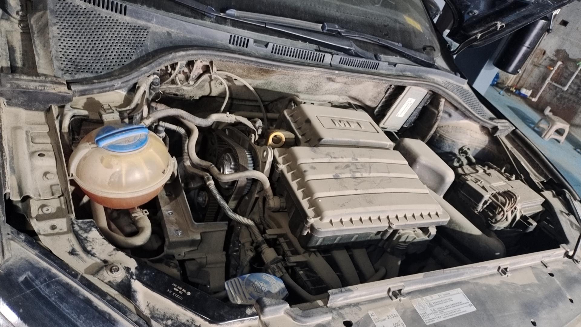 装载大众 cpd 发动机更换正时皮带套件,做好标记,随便拆不需要专用