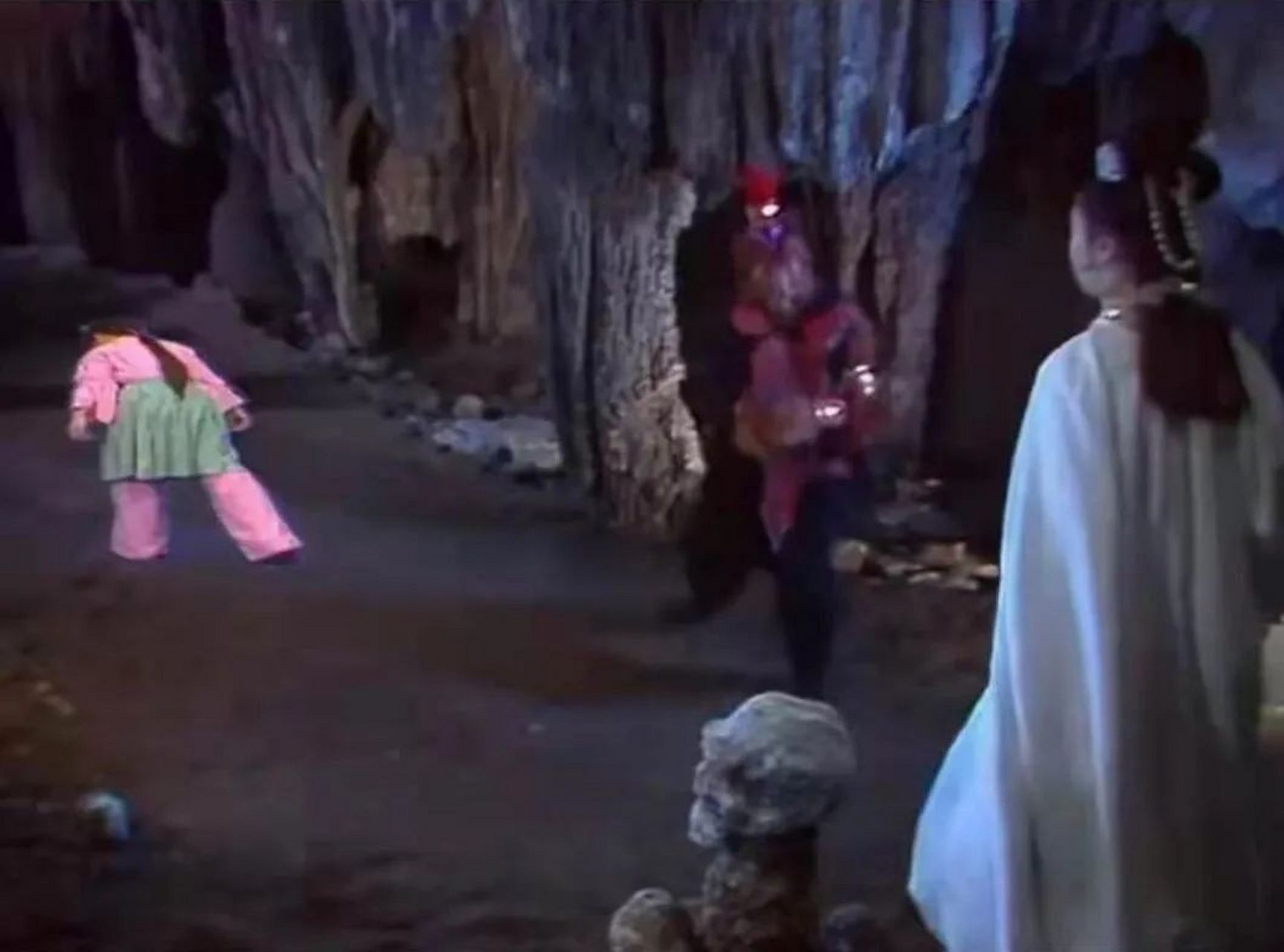 老版《西游记》白骨精的这一集,特效五毛,却被认为是最吓人的 悲惨的