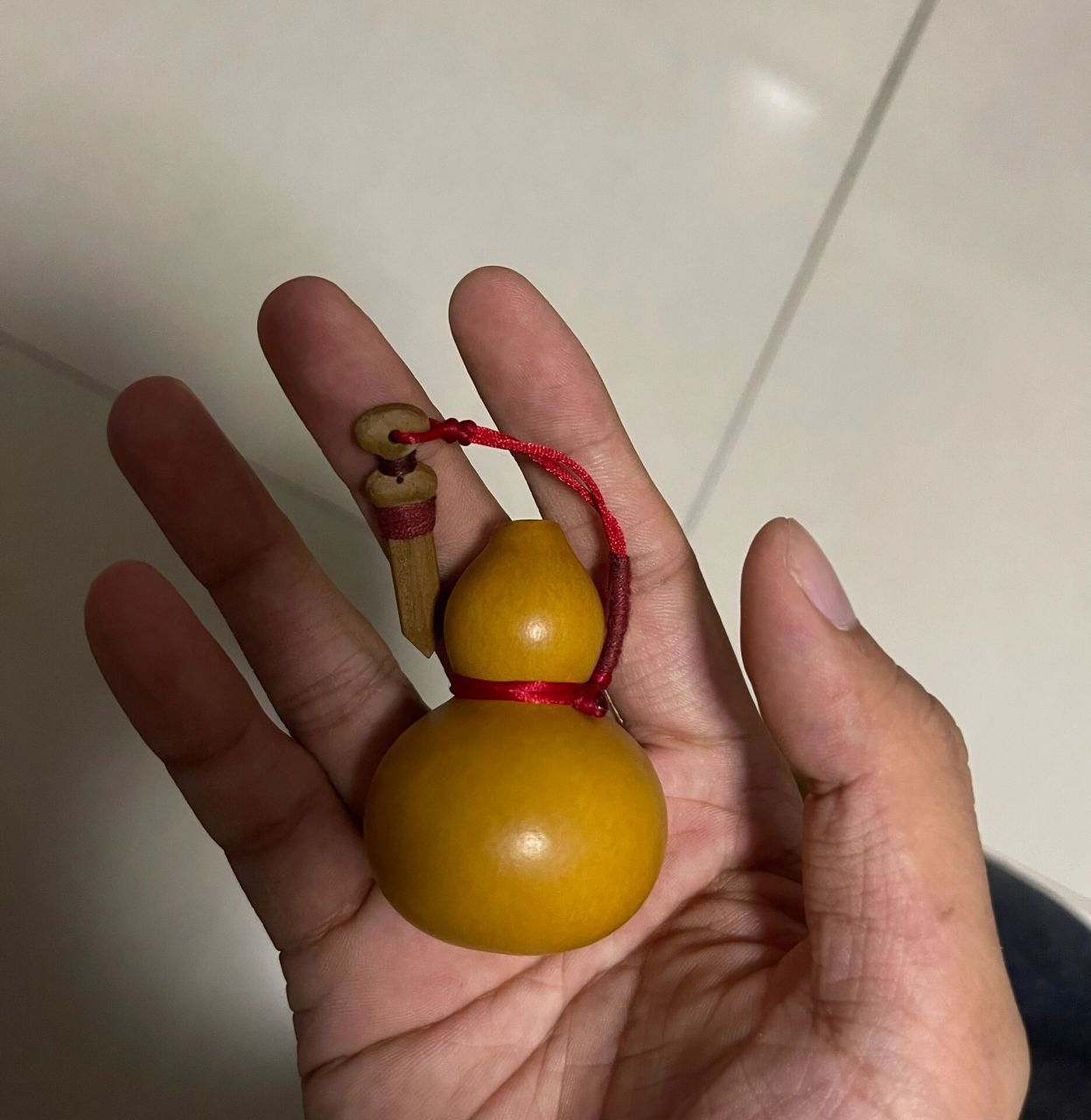 自己做养剑葫芦 自己盘玩的小葫芦打孔做了养剑葫芦 送给女朋友辟邪