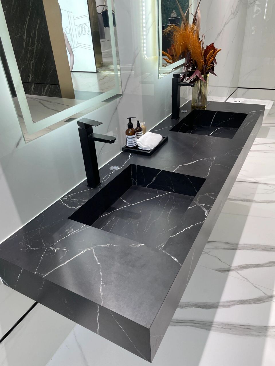 岩板一体盆好还是陶瓷台下盆好?