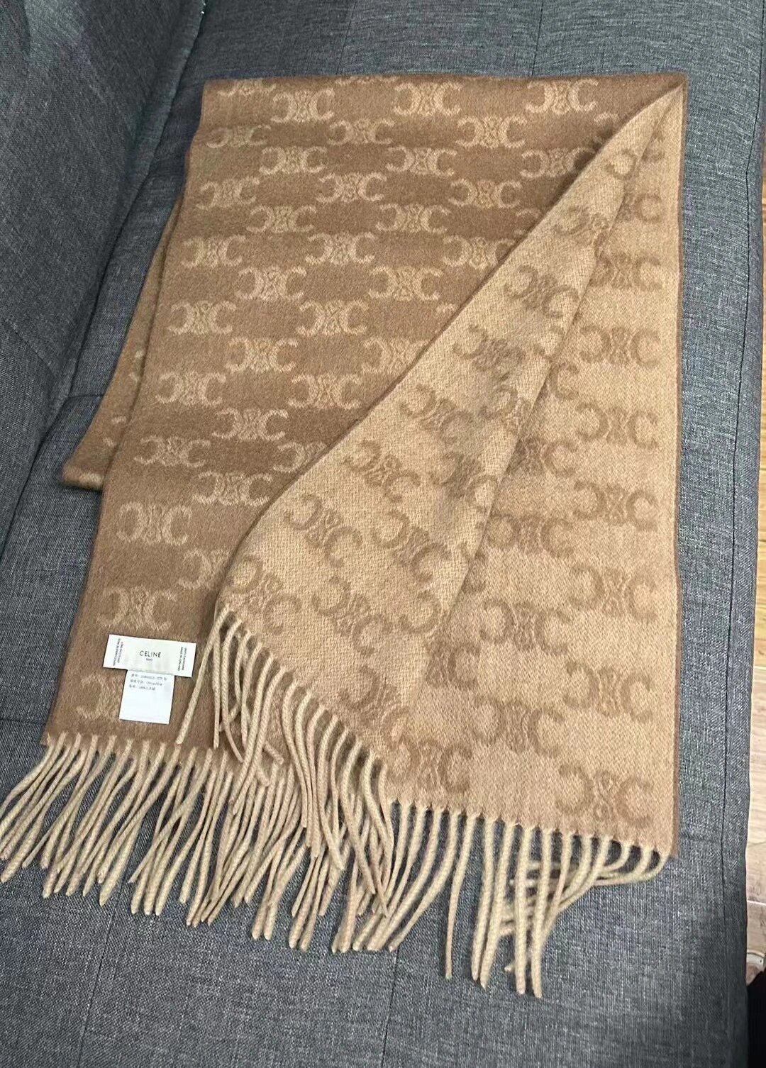 celine凯旋门羊绒围巾 xdbbx6688  二个色:深咖 浅咖 尺寸:36 x 186