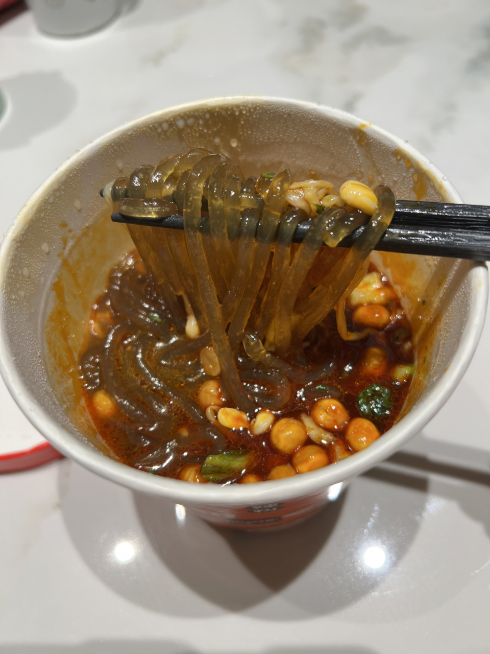 麻六记酸辣粉必须按要求泡两次才好吃 第一遍泡粉2