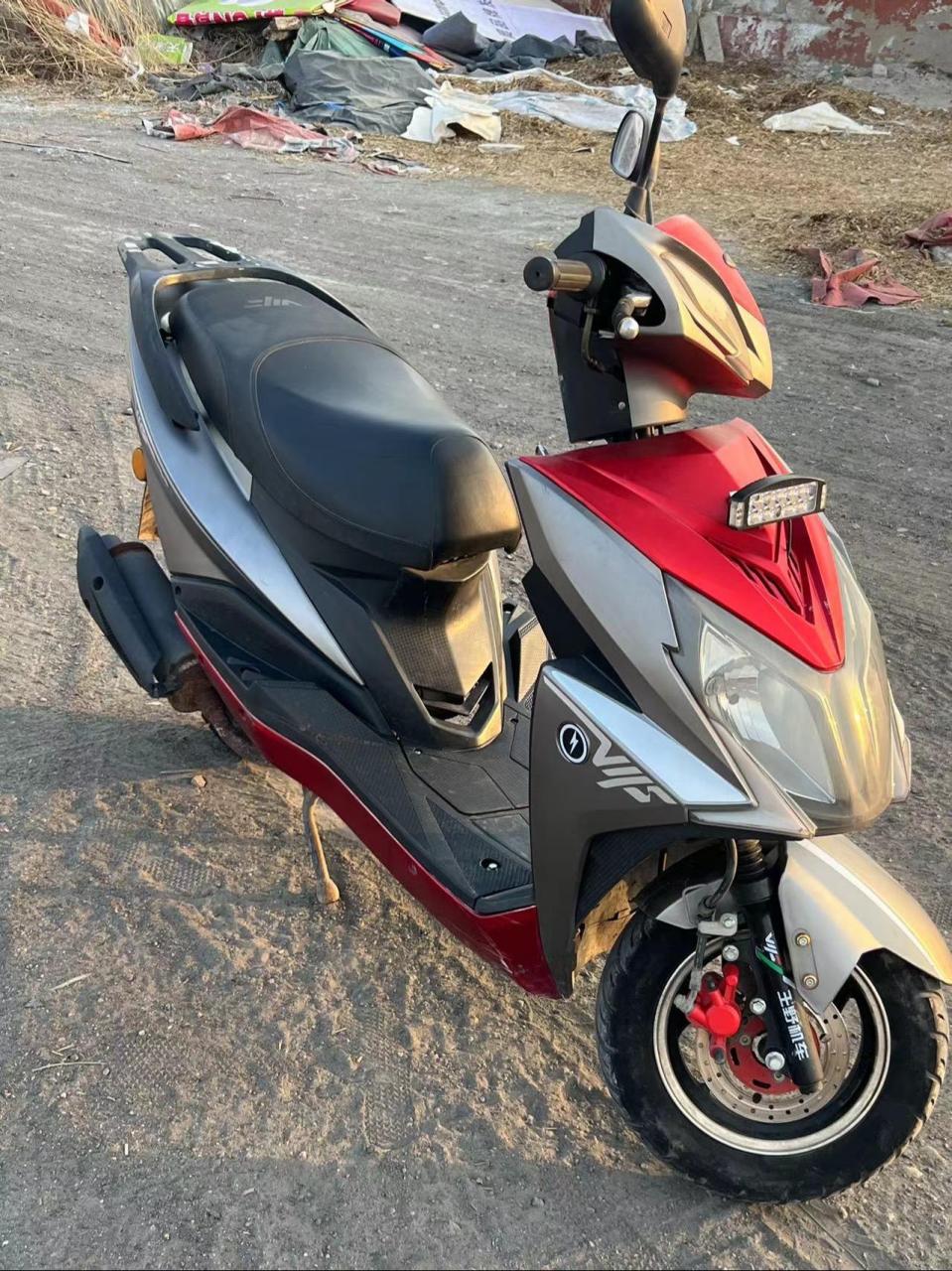 王野电喷125踏板,机器好,皮毛新.