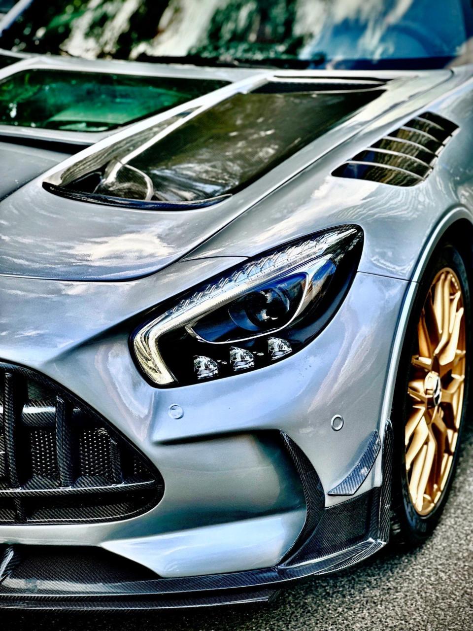 奔驰amggt,遍布车身的三叉星辉渐变涂装泰酷辣!