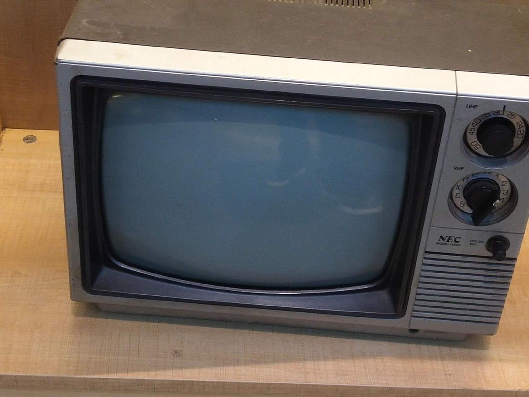 有多少人玩过黑白电视机老物件 年代感 晒晒老古董 老照片 童年的记忆