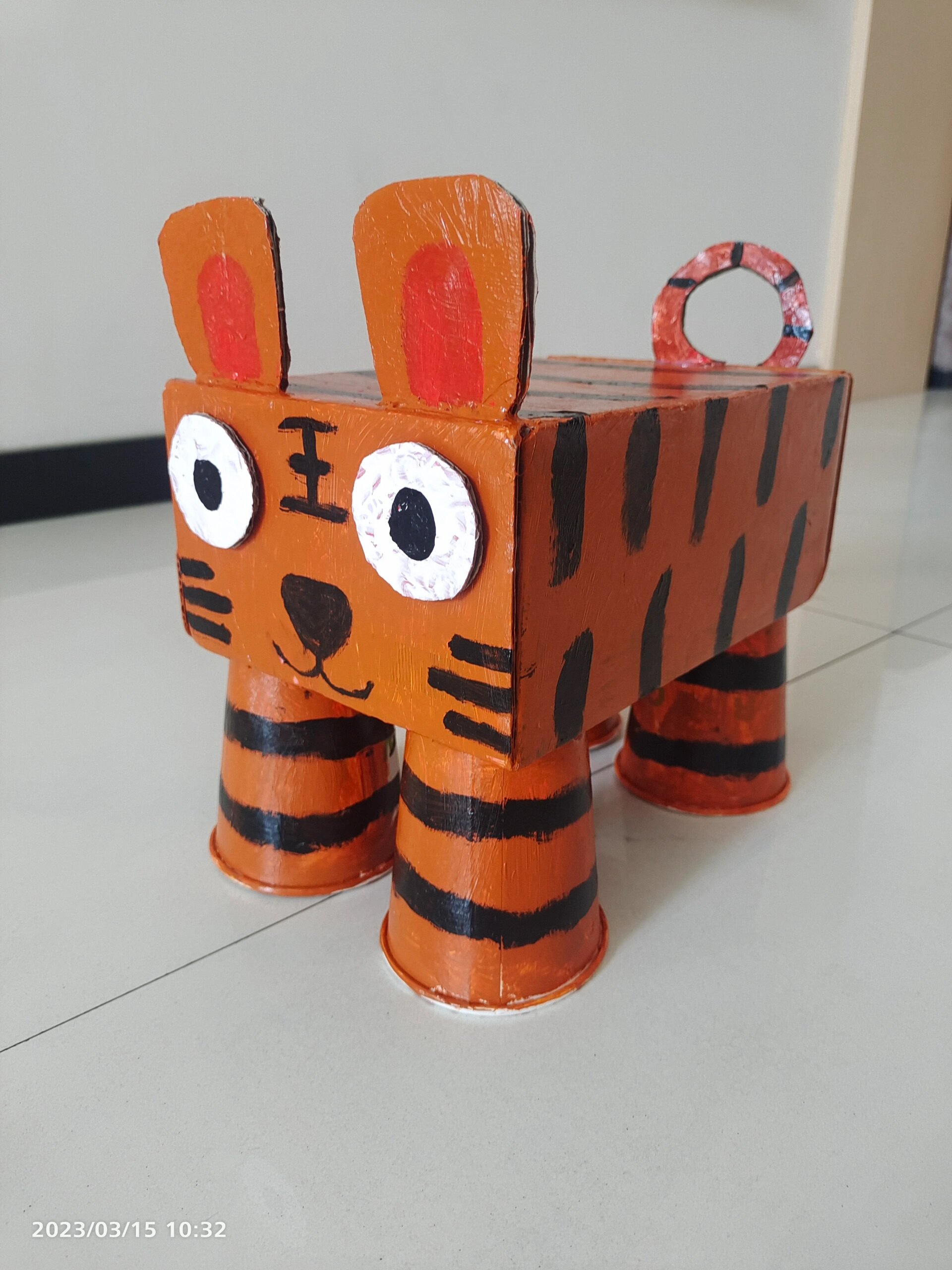 废纸箱变废为宝 纸箱动物 纸箱老虎