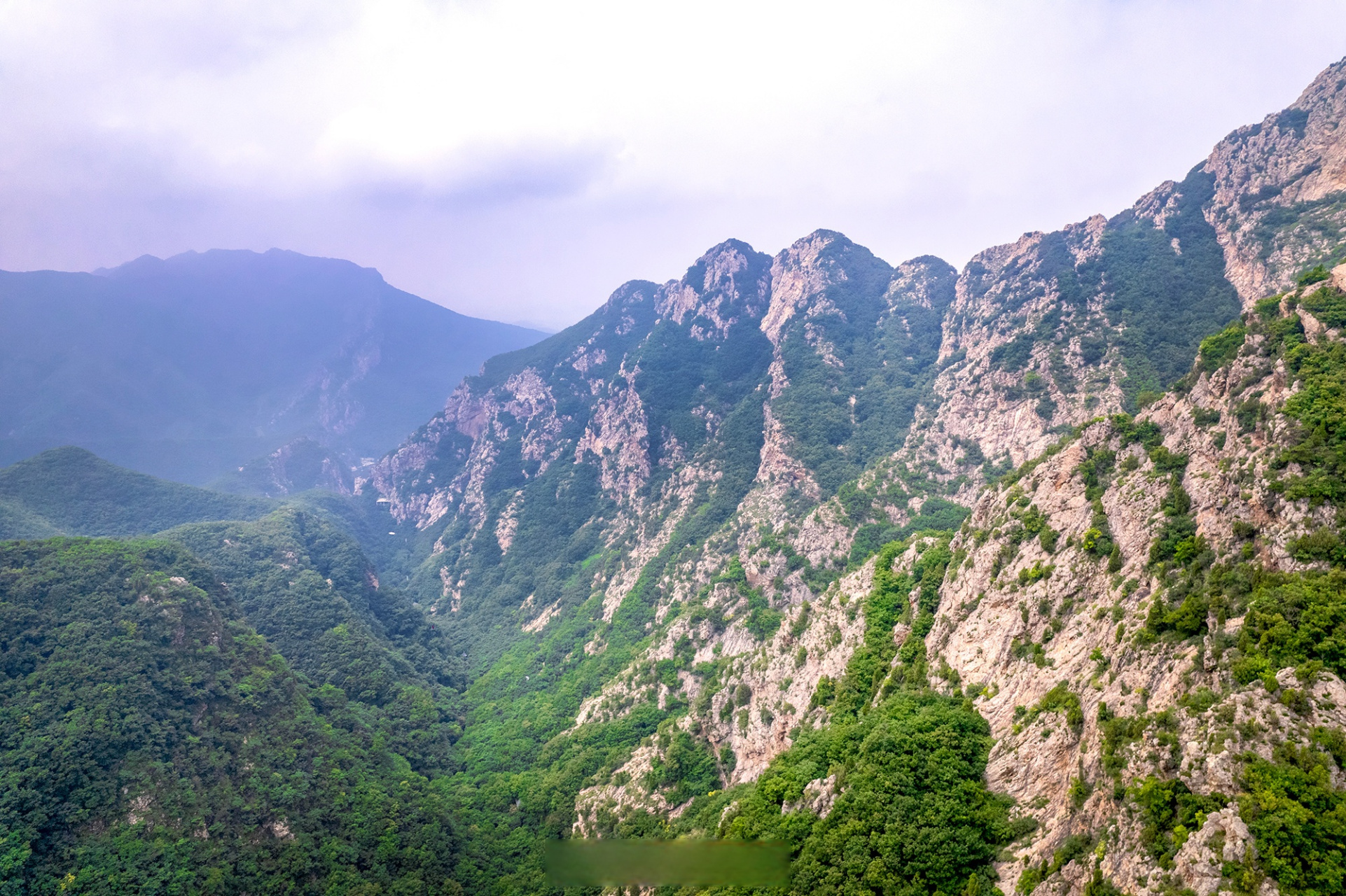 【在营口遇见赤山"天然氧吧",尽享森呼吸】  在辽宁营口,有一个小众