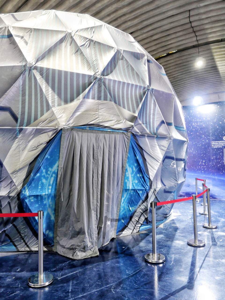 【展名】生在宇宙 【地址】上海市浦东新区杨高中路2100号 97应时而