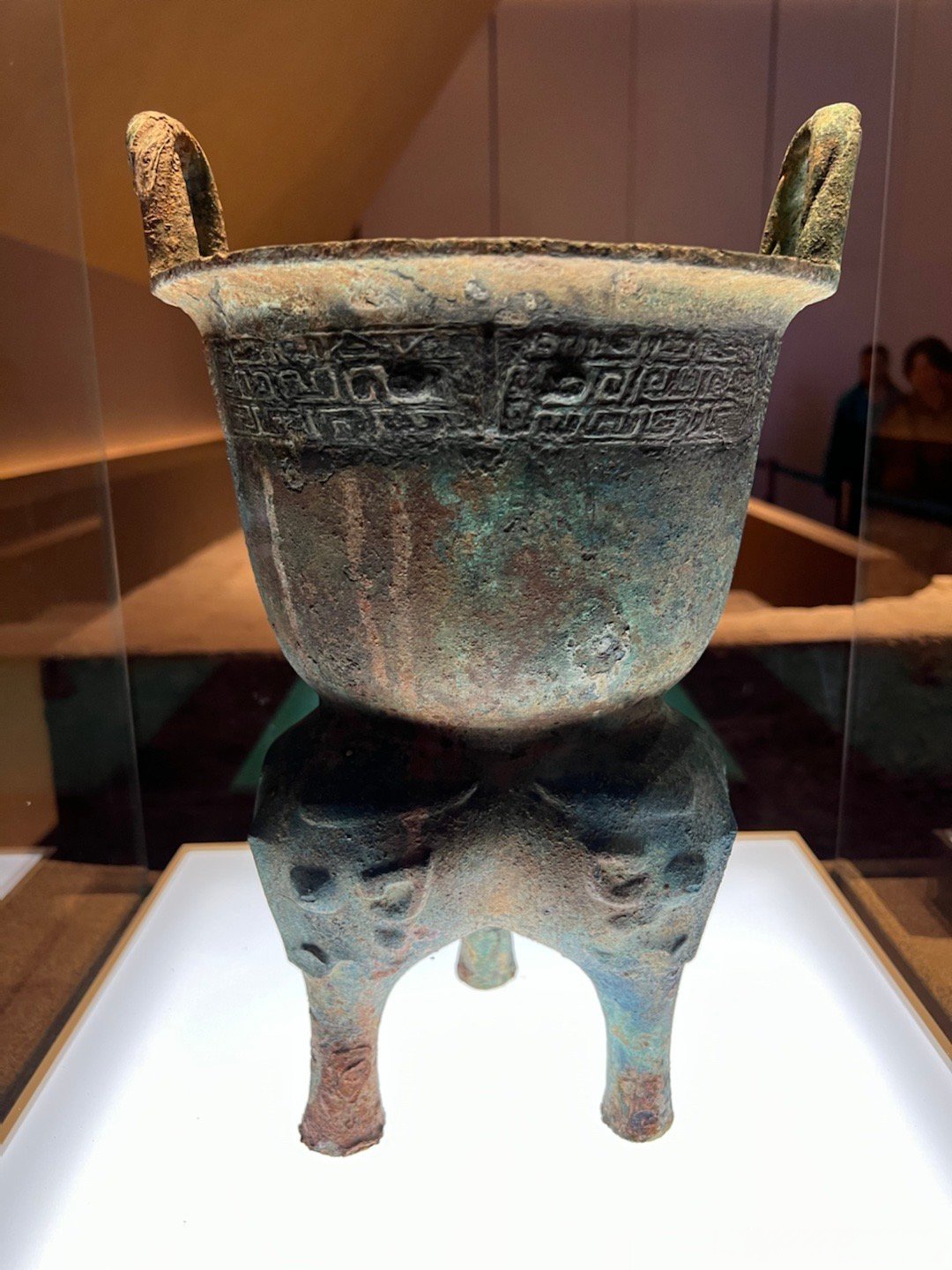 殷墟博物馆的"名场面"-青铜甗炖人头.