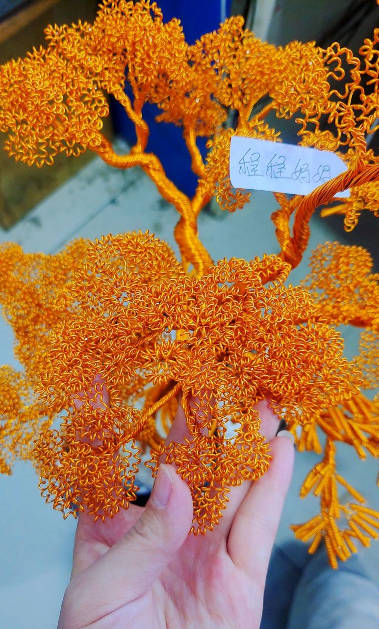 《附教程》纯手工打造,工艺品摆设 制作过程,准备材料有——黄色铜丝