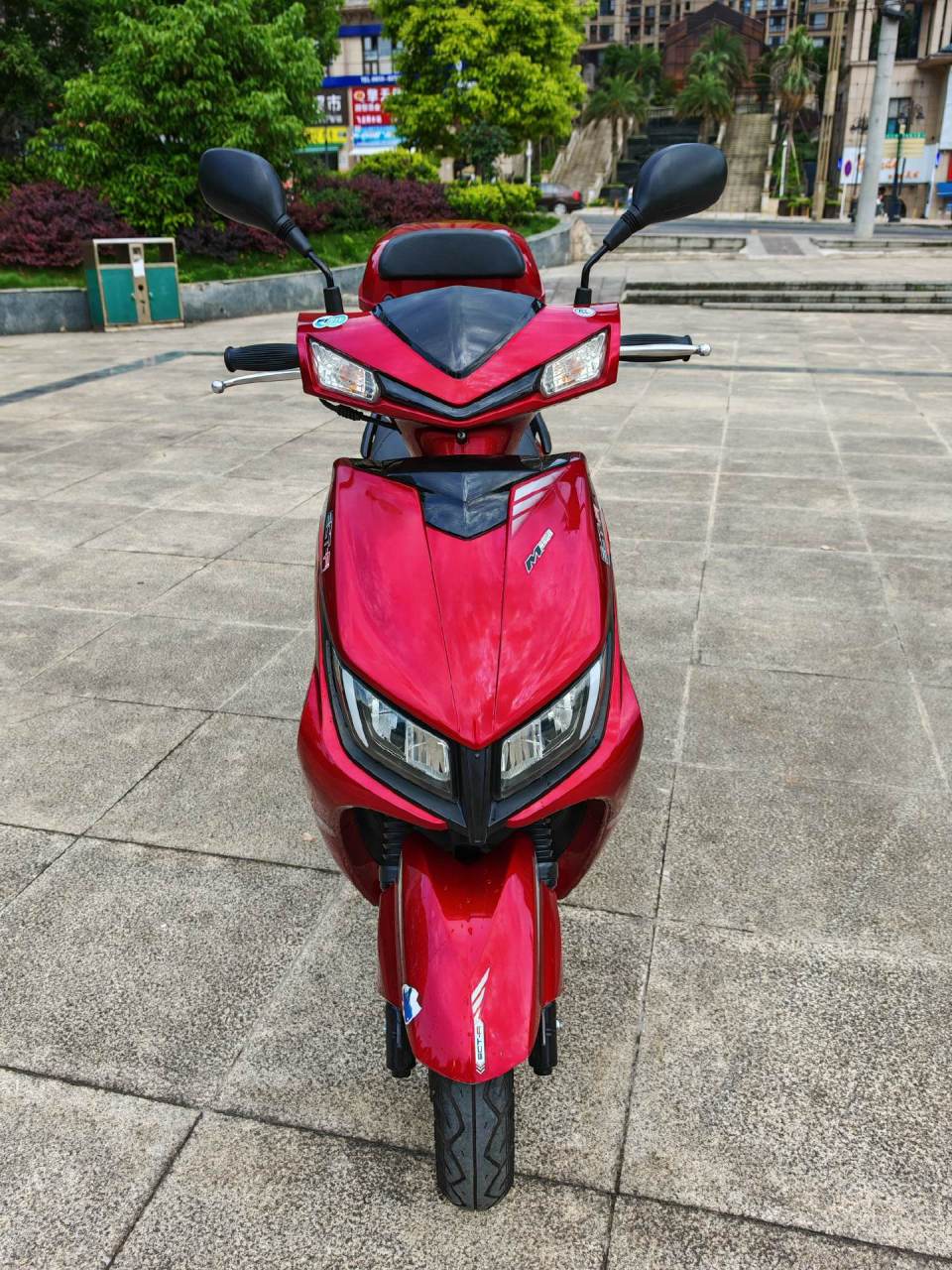 车型:晶鹰建设125踏板摩托车 上牌日期:2023-12 公里数:3200 过户次数