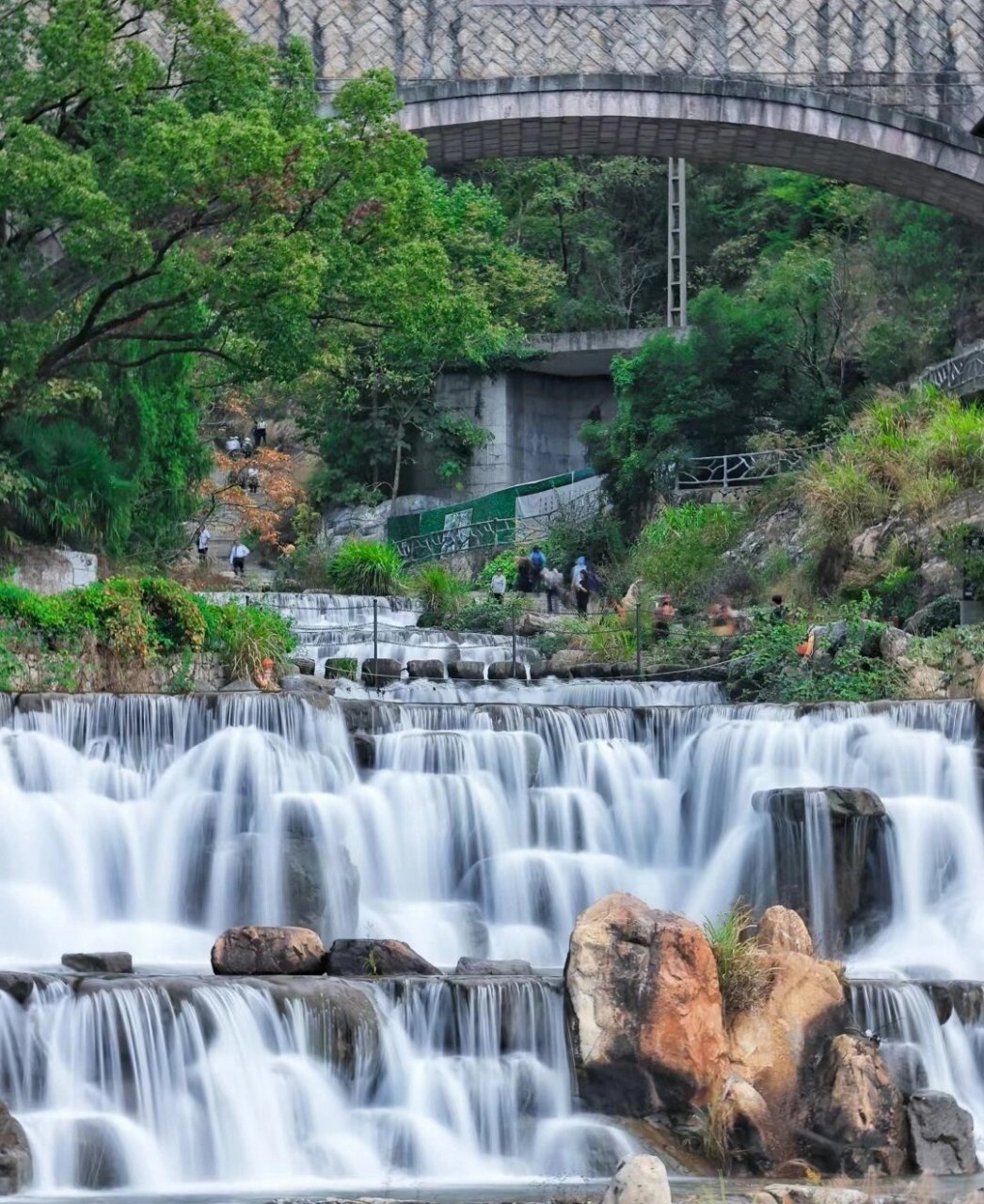 天台山大瀑布景区门票 天台山大瀑布5a级景区门票原价100元,私聊我只