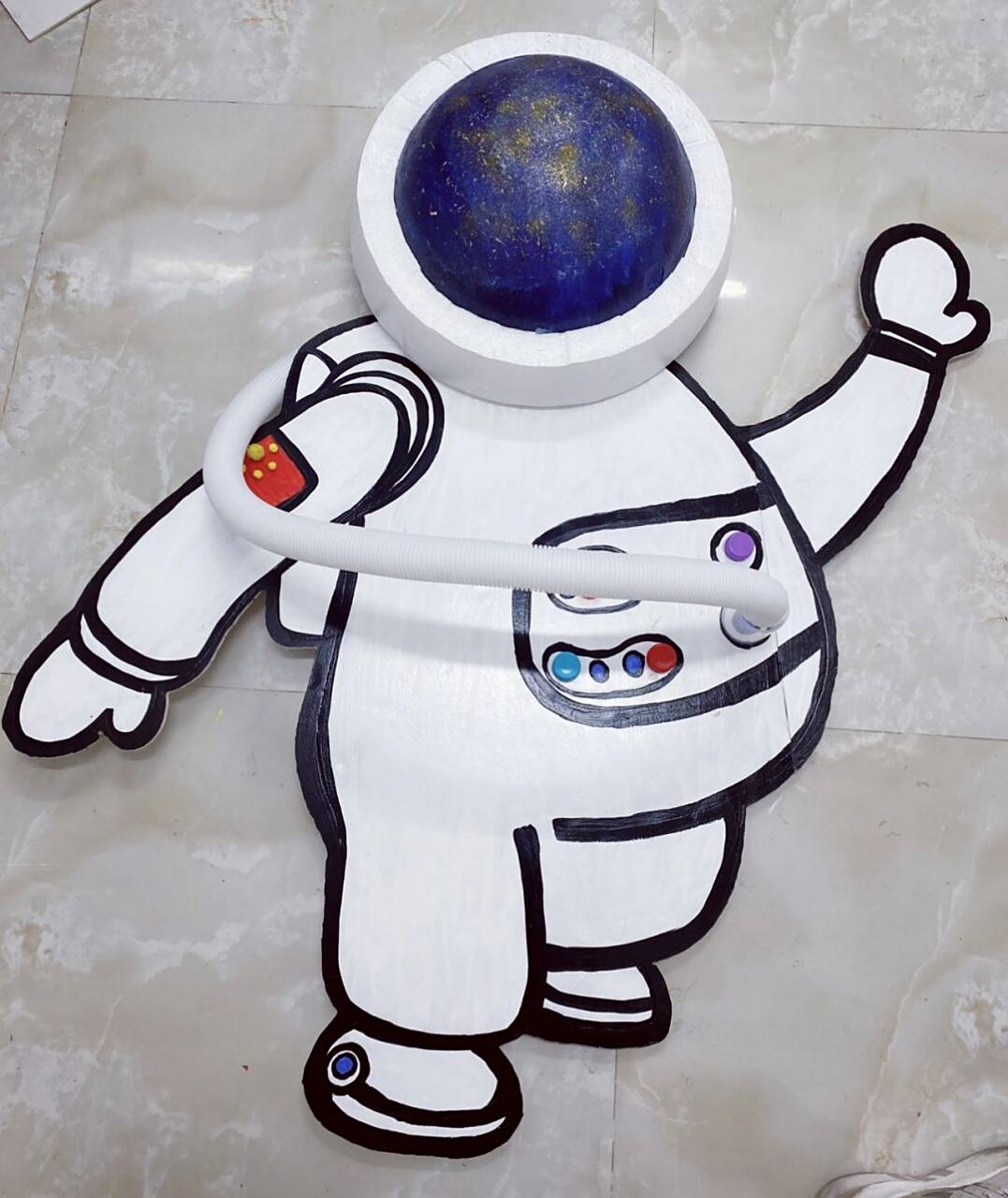 太空宇航员走①波 #幼儿园环创# #宇航员# #diy宇航员# #手工宇航员