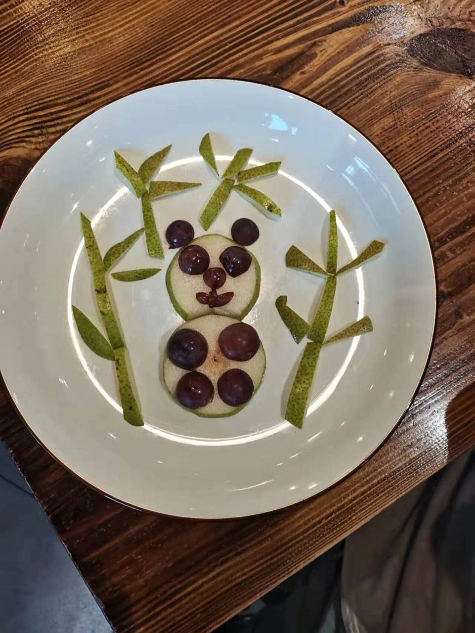 二年级小朋友做的水果拼盘(二) 孩子们的想象力和创造力就是让人惊叹!