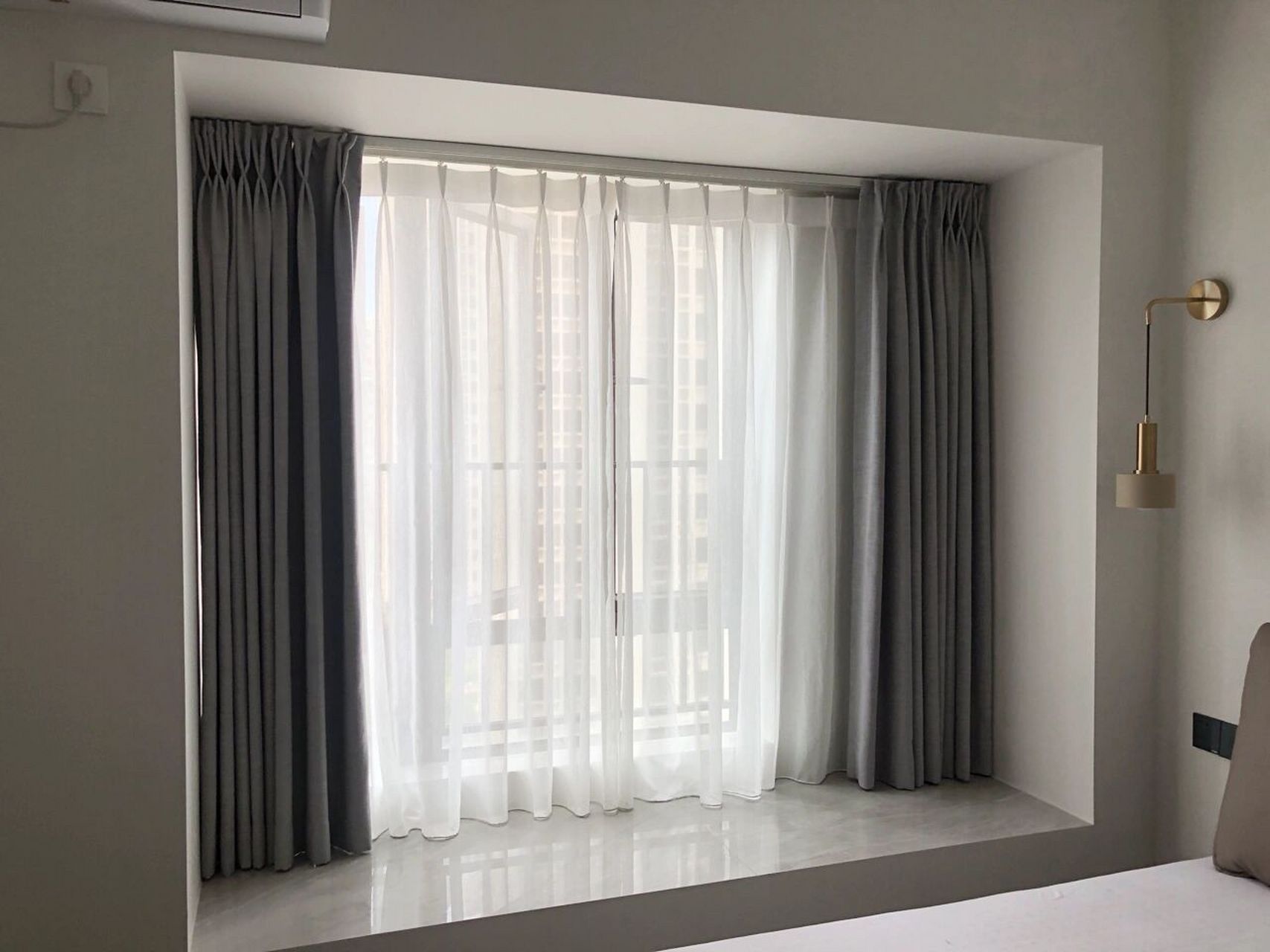 首先先说,如果在装修前,能做窗帘盒的还是尽量做,因为无论在遮光和