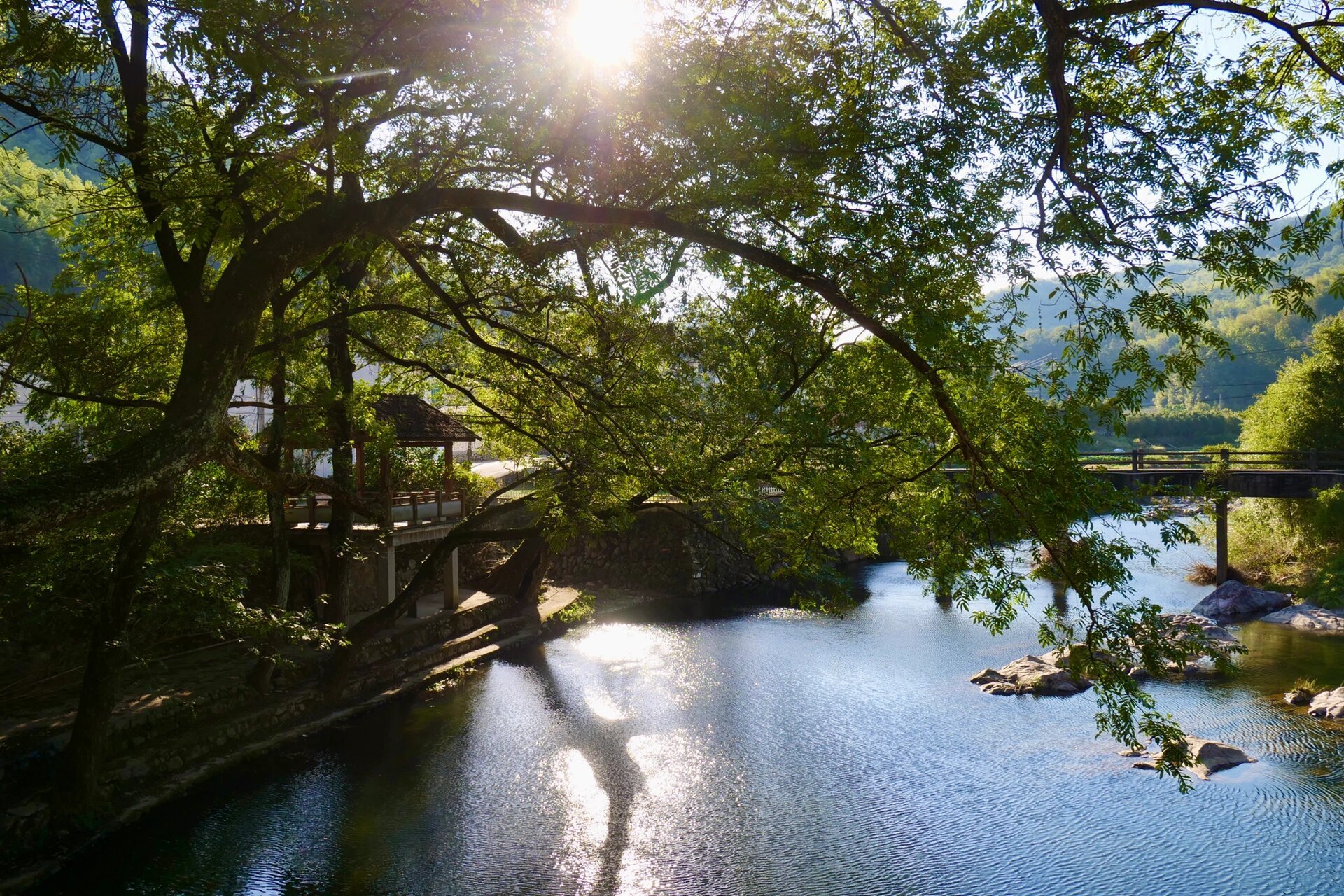 奉化大堰白粉壁村 寻找隐秘的古村落 白粉壁原为行政村,位于奉化区大