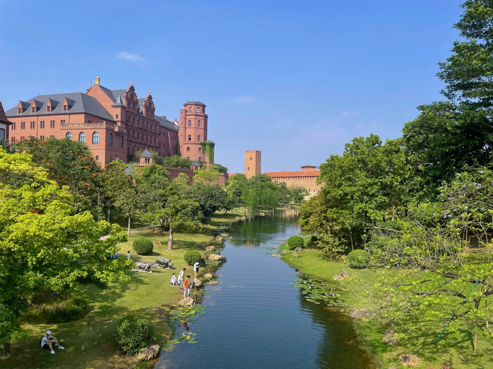 华为欧洲小镇(附溪村地图和小火车运行路线) 小镇的欧式建筑很适合