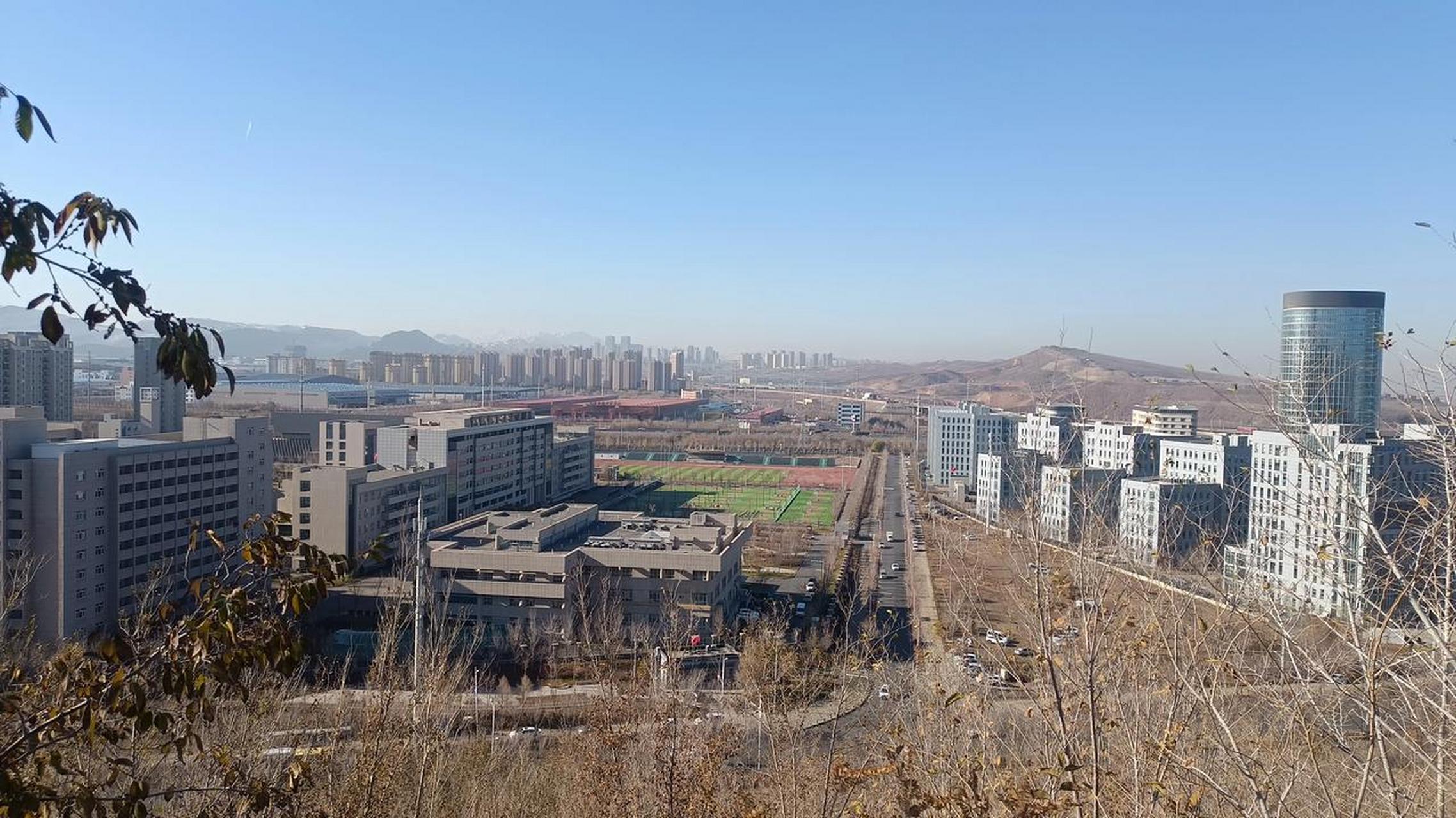 乌鲁木齐头条 新疆最牛高中——乌鲁木齐市第一中学,一年出多少北大