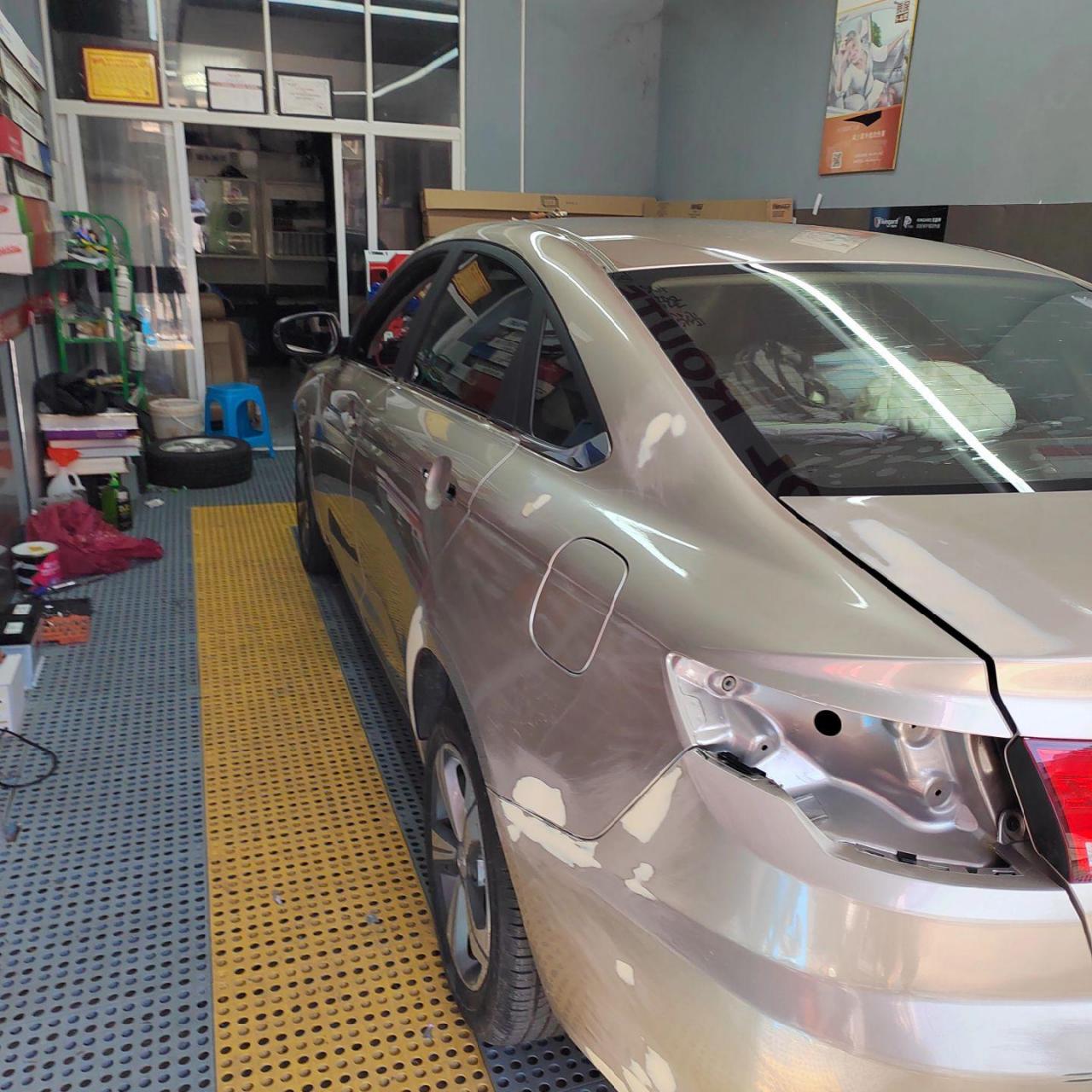 吉利帝豪gl改色七彩镭射冰川蓝车身改色贴膜