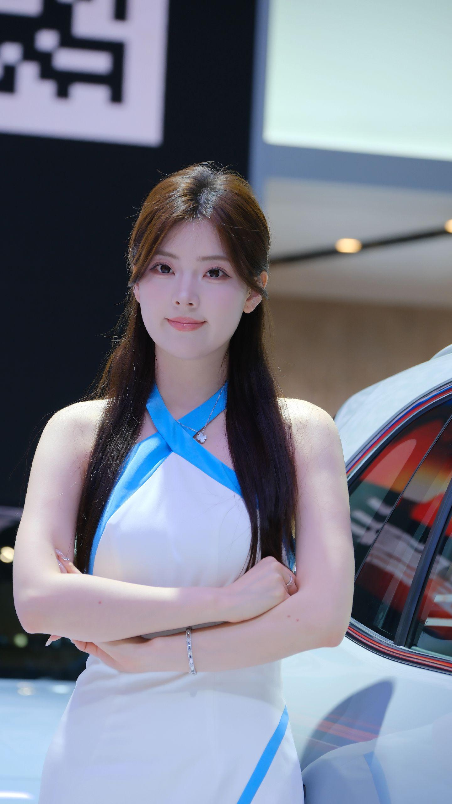粤港澳大湾区车展吉利汽车展台模特:春晓