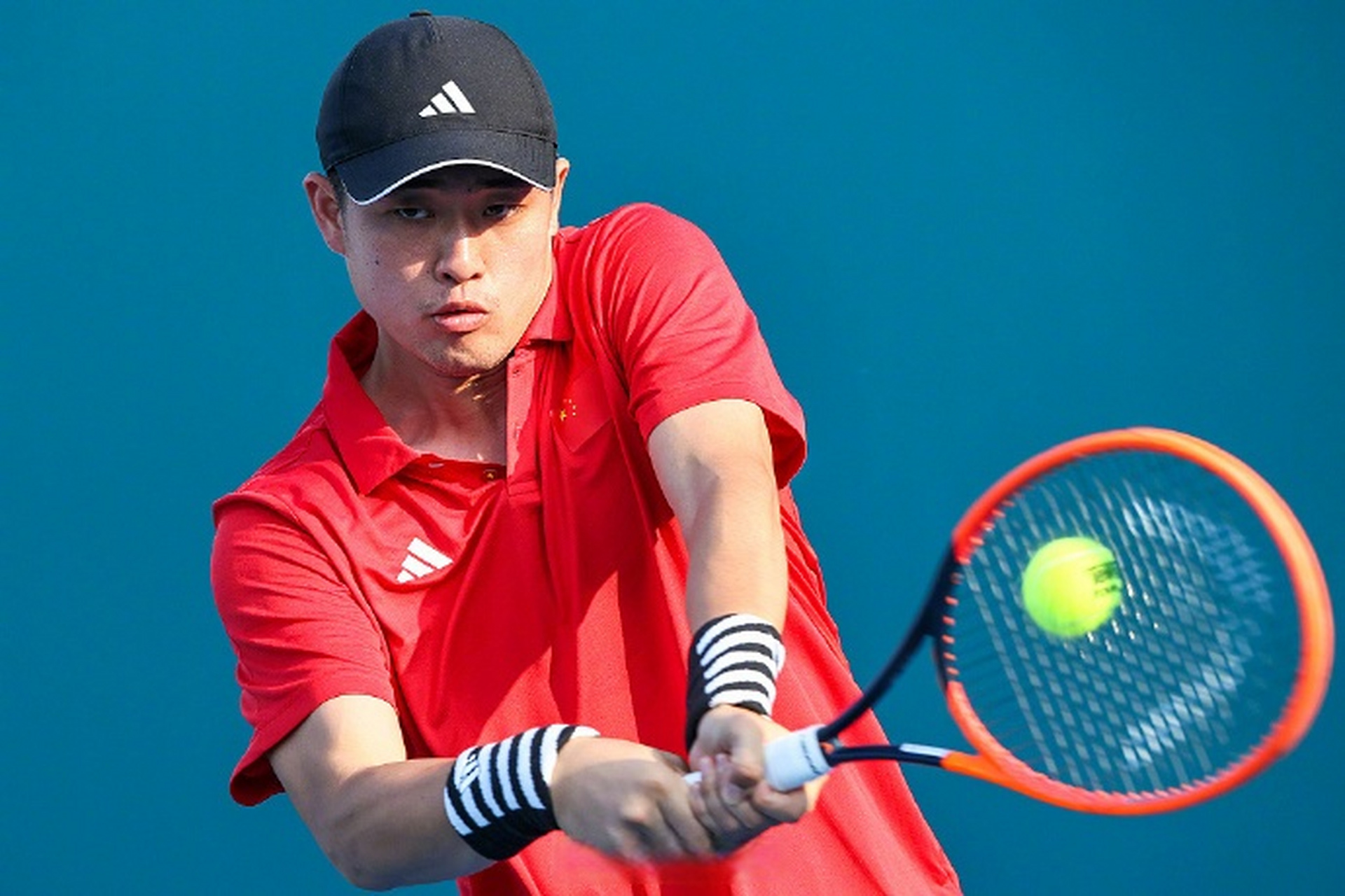 杭州亚运会网球男子双打第二轮比赛,中国组合吴易昺 与张之臻 战胜