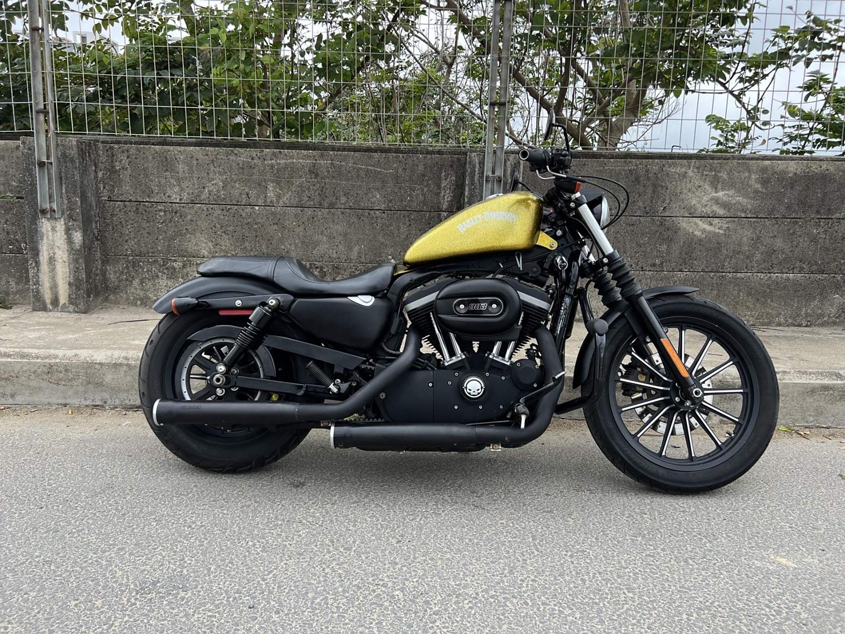 威马野 12年哈雷883n 糖果漆 6000多公里 改装排气 仪表 车况精品 1.