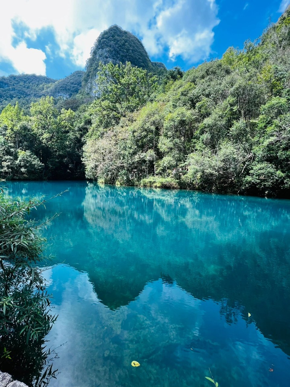 荔波小七孔之卧龙潭 第一站卧龙潭就惊艳了.