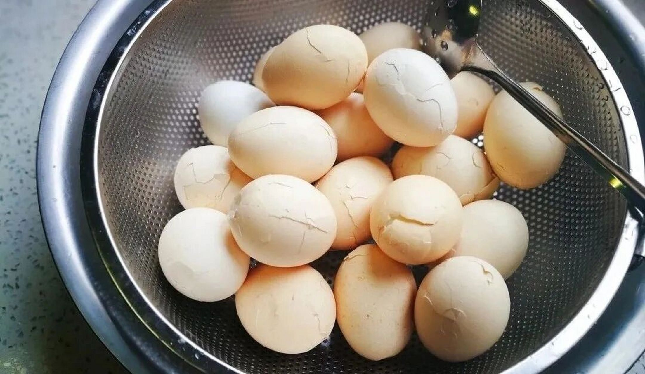 这才是茶叶蛋正确的做法,茶香浓郁鸡蛋嫩滑 9797五香茶叶蛋 一颗