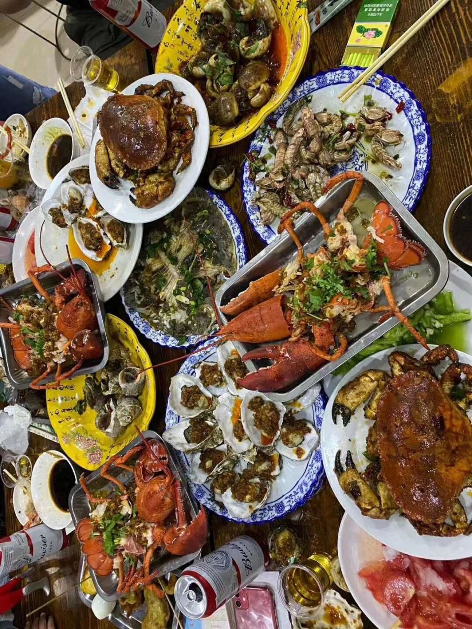 来连云港吃海鲜很少有人会告诉你可以自己买海鲜找饭店加工,很多小