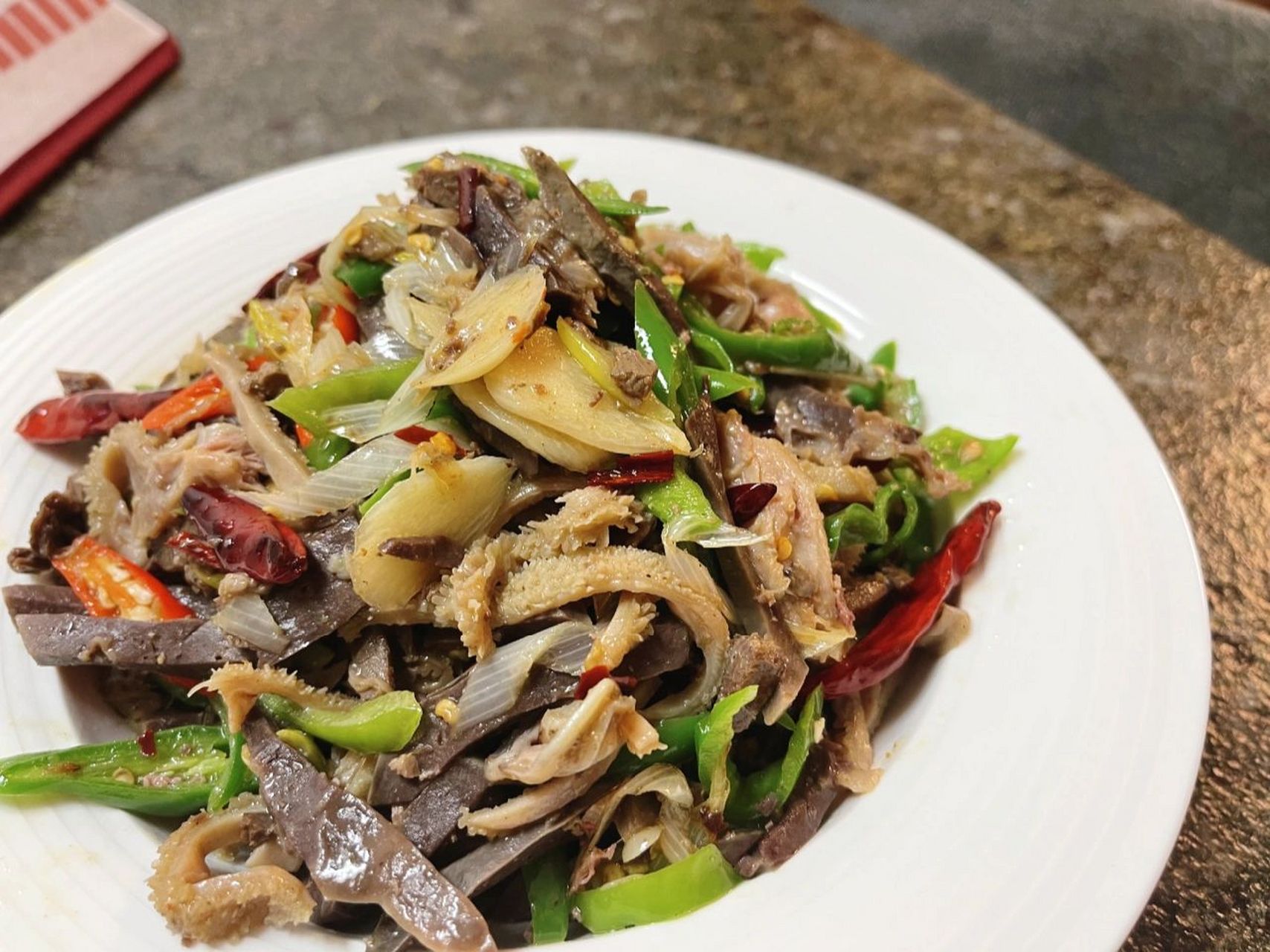 爆炒羊杂0202 9797食材 4个线椒,1个青椒,1个小米椒,羊杂