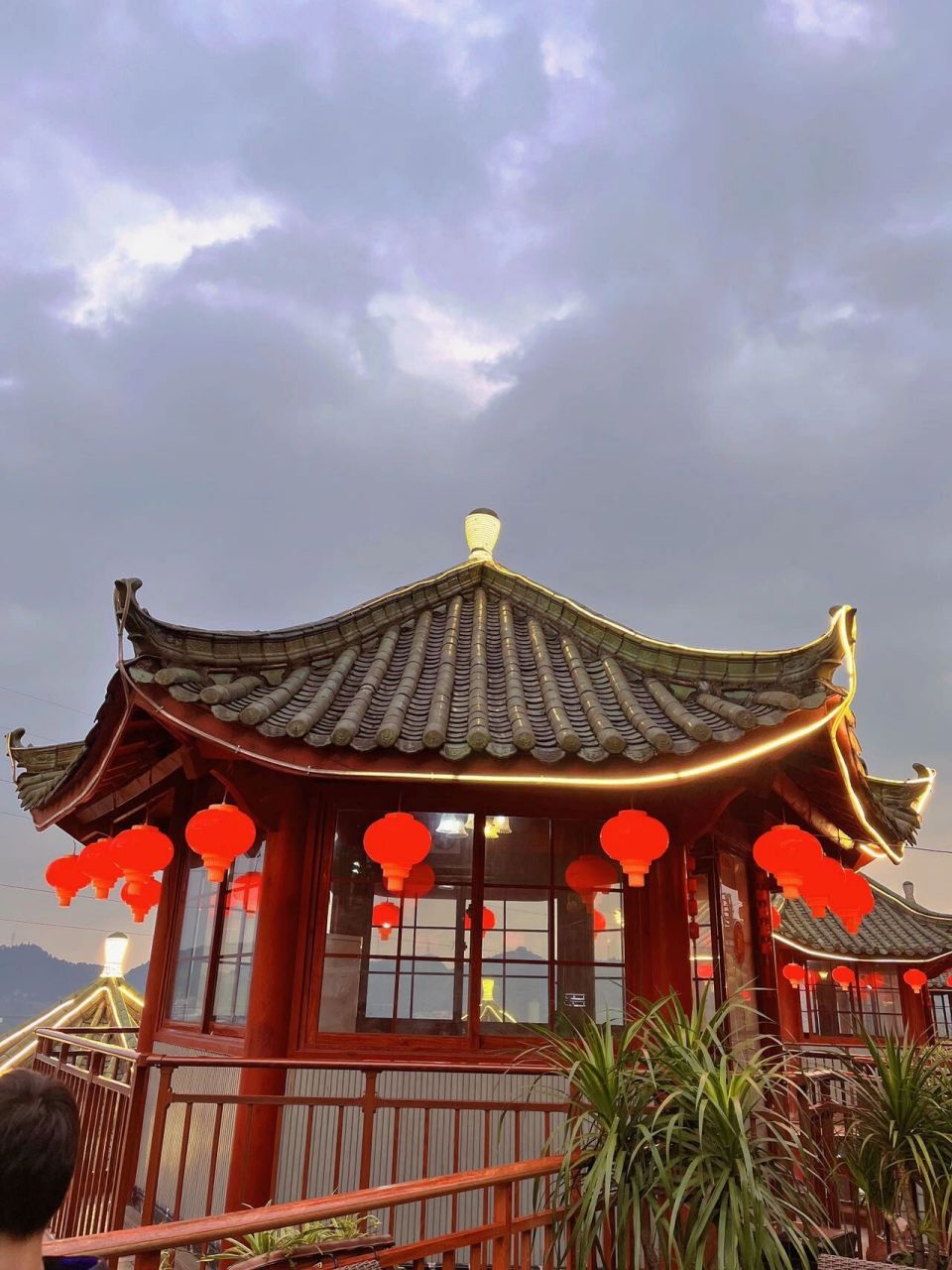 元宵节带着家人打卡了南山枇杷园火锅78 	 本着可以看夜景也可以吃