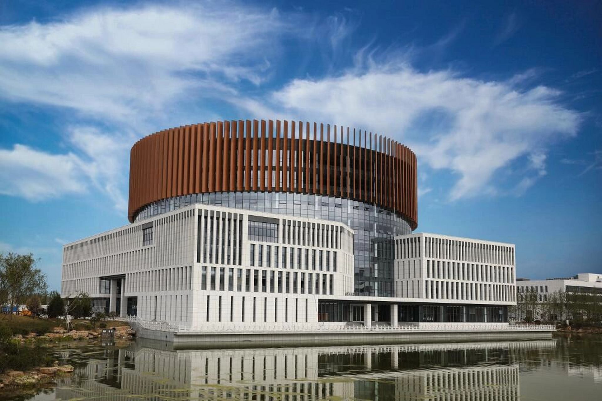 公办 现有济南历程,德州齐河,淄博周村三个校区  山东省省属公办普通